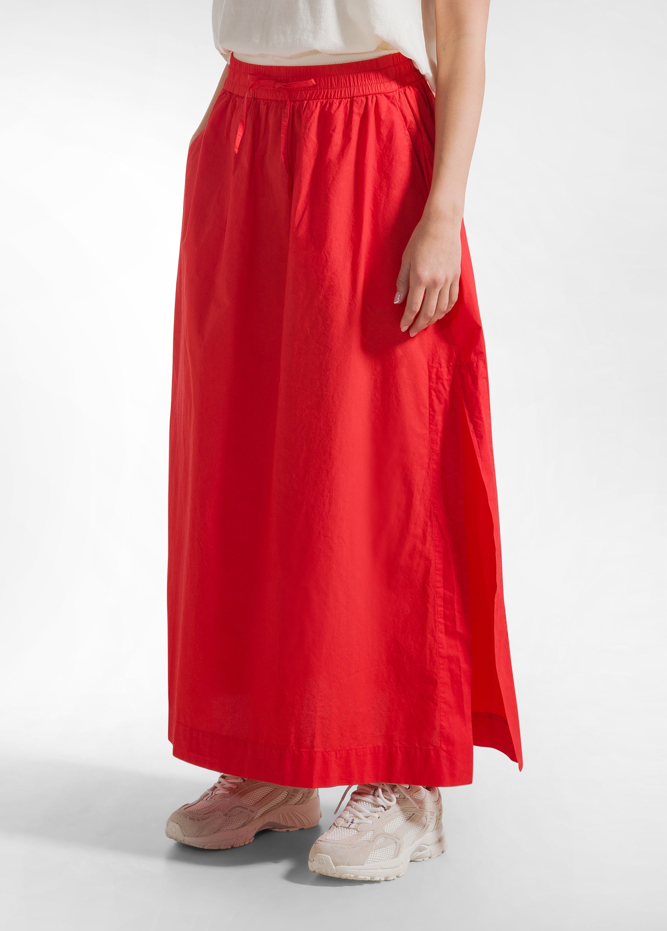 deha-gonna-maxi-in-popeline-effetto-parachute-rosso-con-spacco image 2