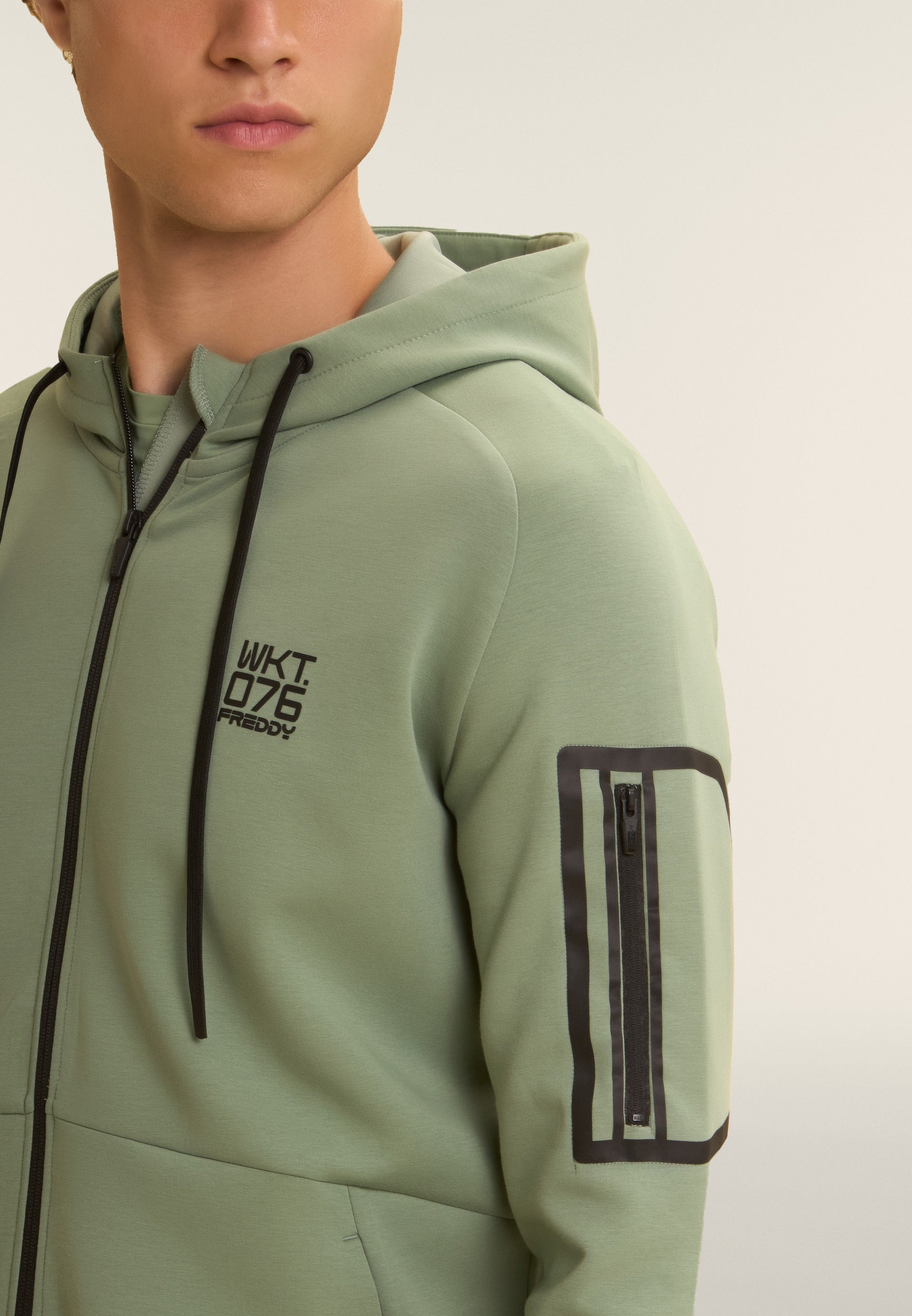 freddy-felpa-con-cappuccio-full-zip-in-tessuto-tecnico image 4