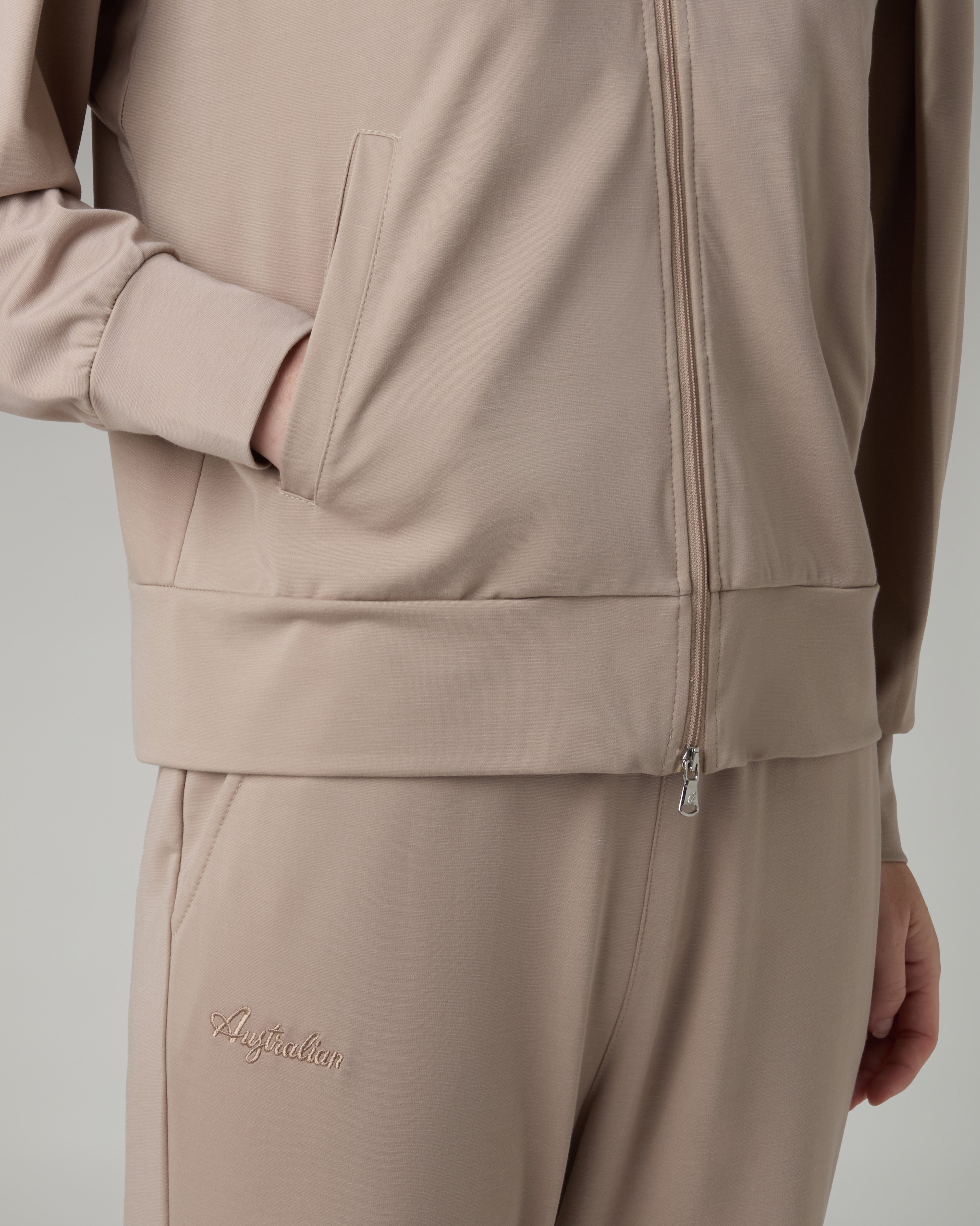 australian-grace-tracksuit-tuta-donna-flow-interlock image 5