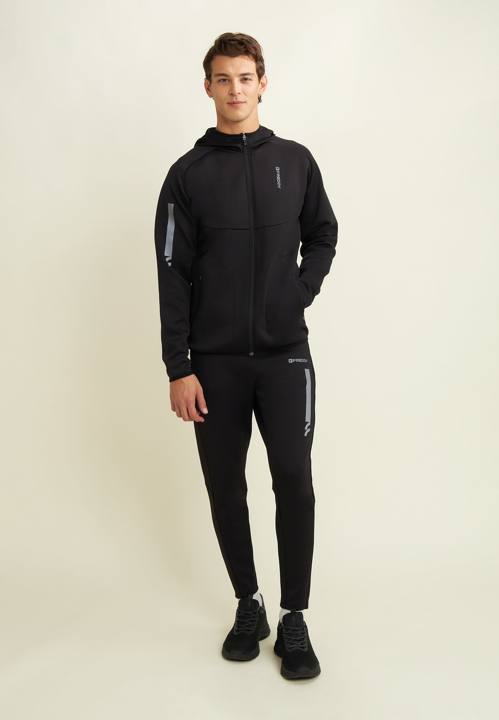 freddy-pantaloni-slim-uomo-in-tessuto-tecnico-con-inserti-mesh image 2