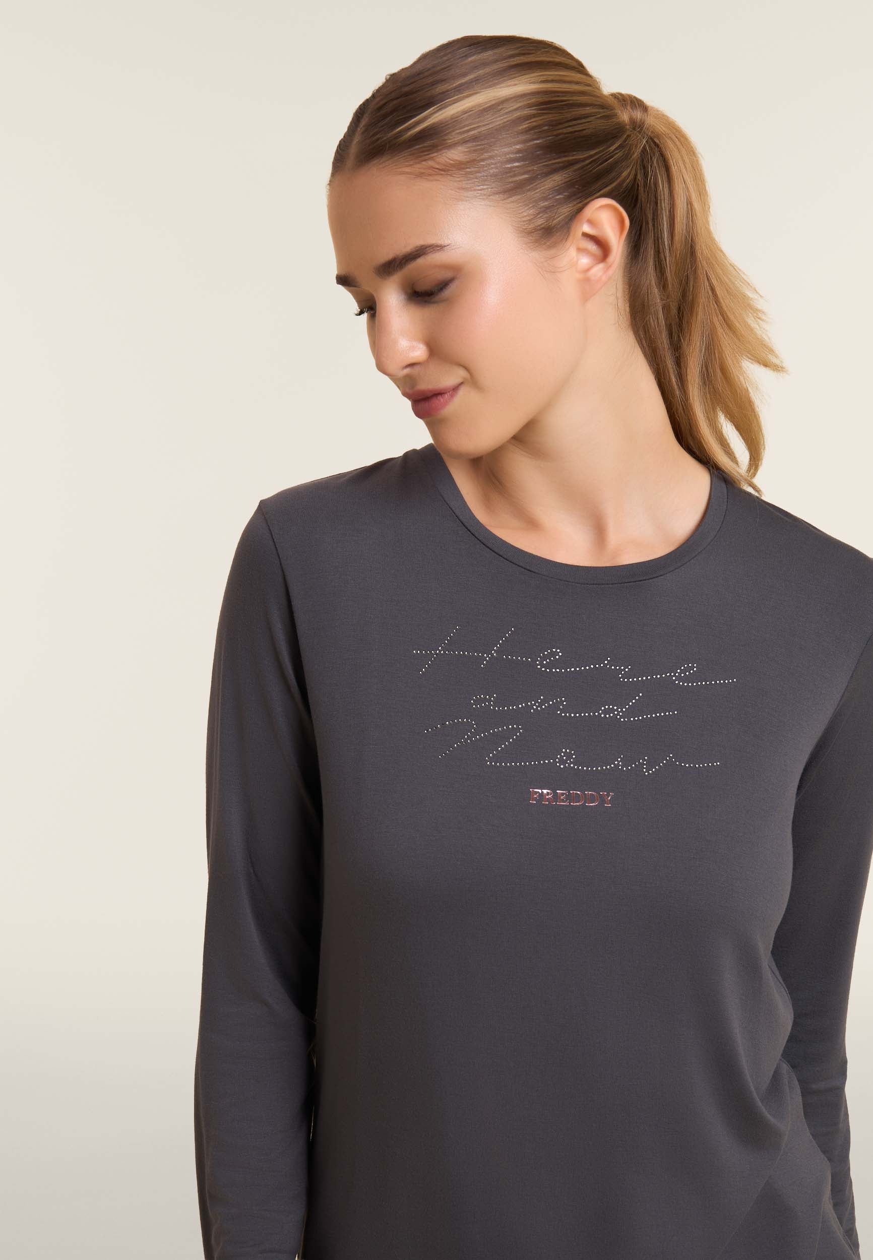 freddy-t-shirt-donna-manica-lunga-con-scritta-here-and-now-in-strass image 4