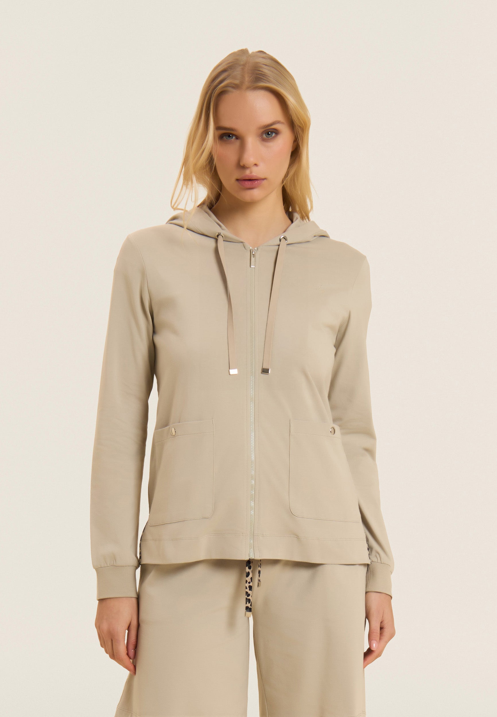 freddy-felpa-con-cappuccio-zip-e-spacchi-animalier image 8