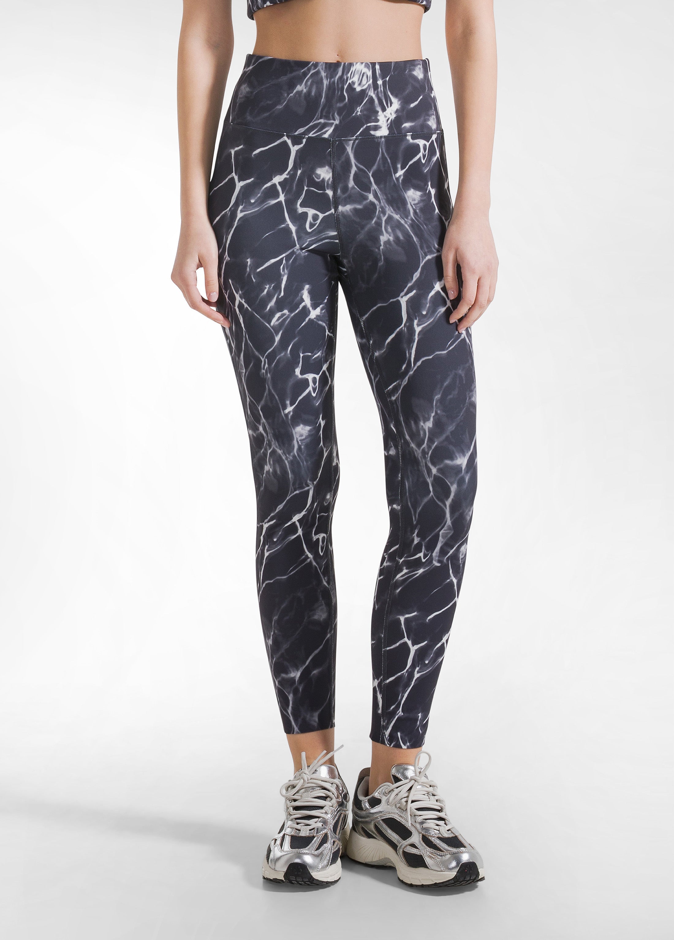 deha-set-top-sportivo-leggings-allover-in-microfibra-nero image 5