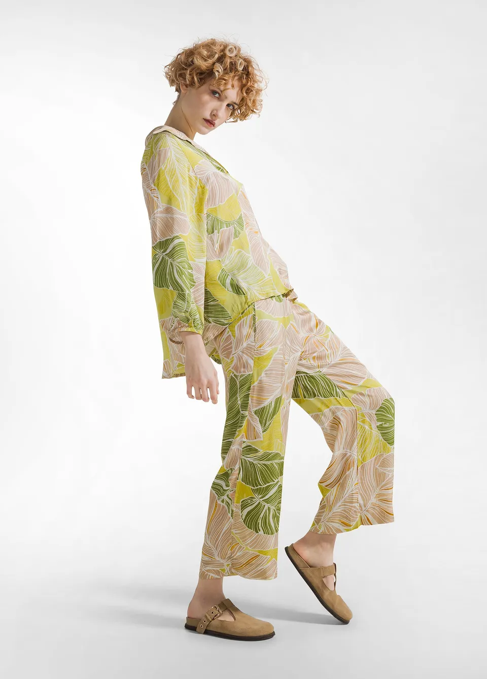 deha-pantalone-cropped-in-raso-stampato-beige image 1