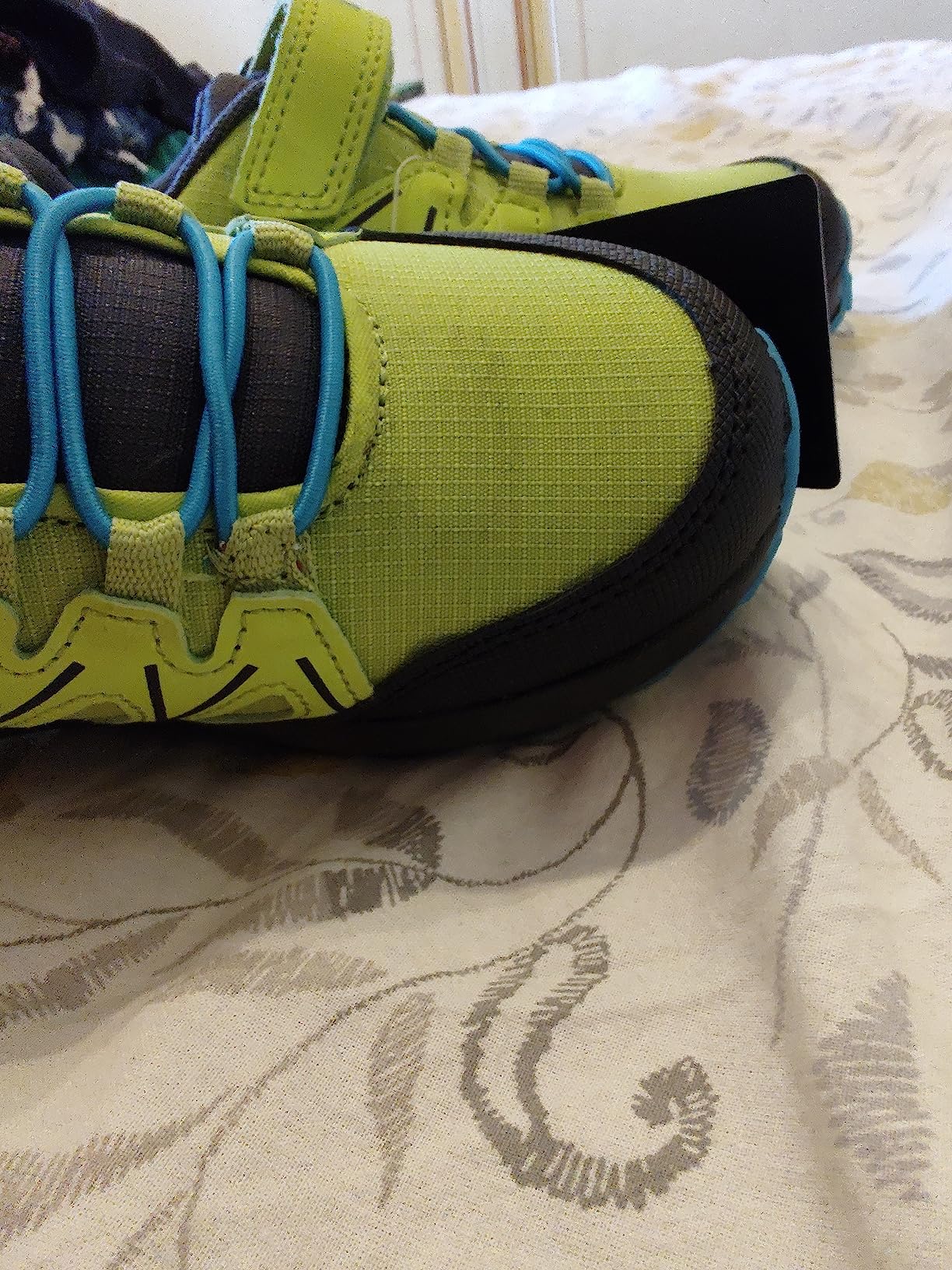 Buone scarpe per l'asilo