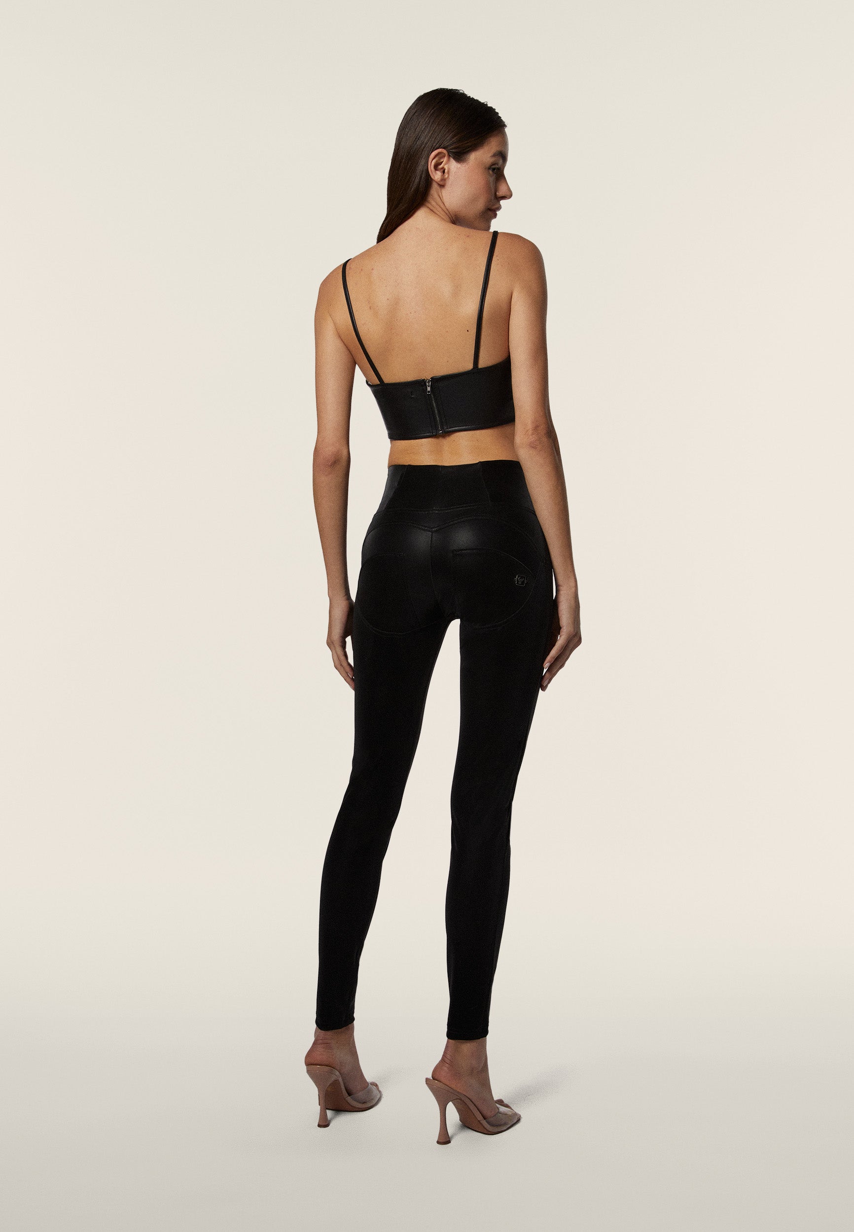 freddy-wr-up-pantaloni-push-up-effetto-pelle-lucida-vita-alta image 3