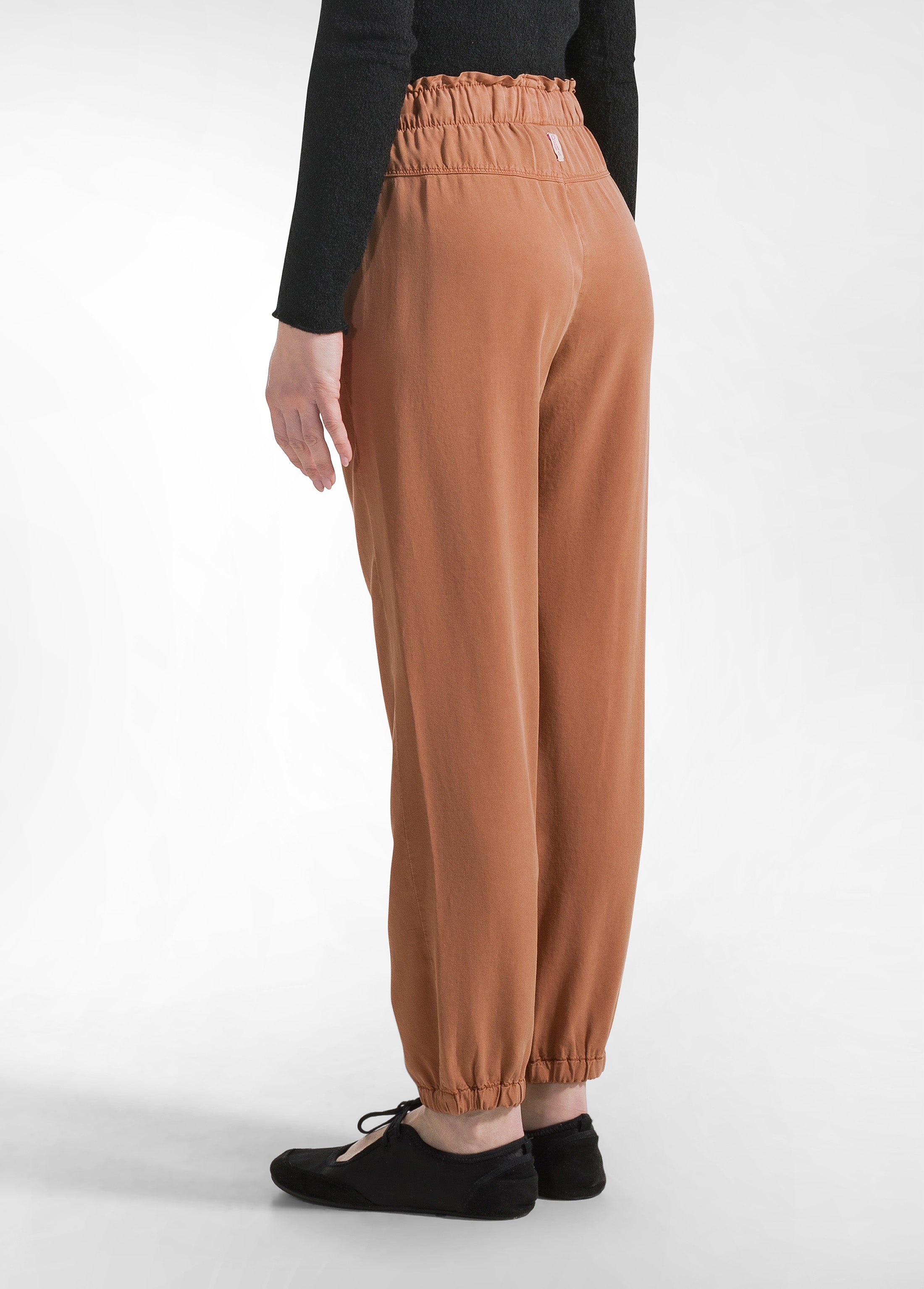 deha-pantalone-jogger-in-twill-tencel-marrone image 3