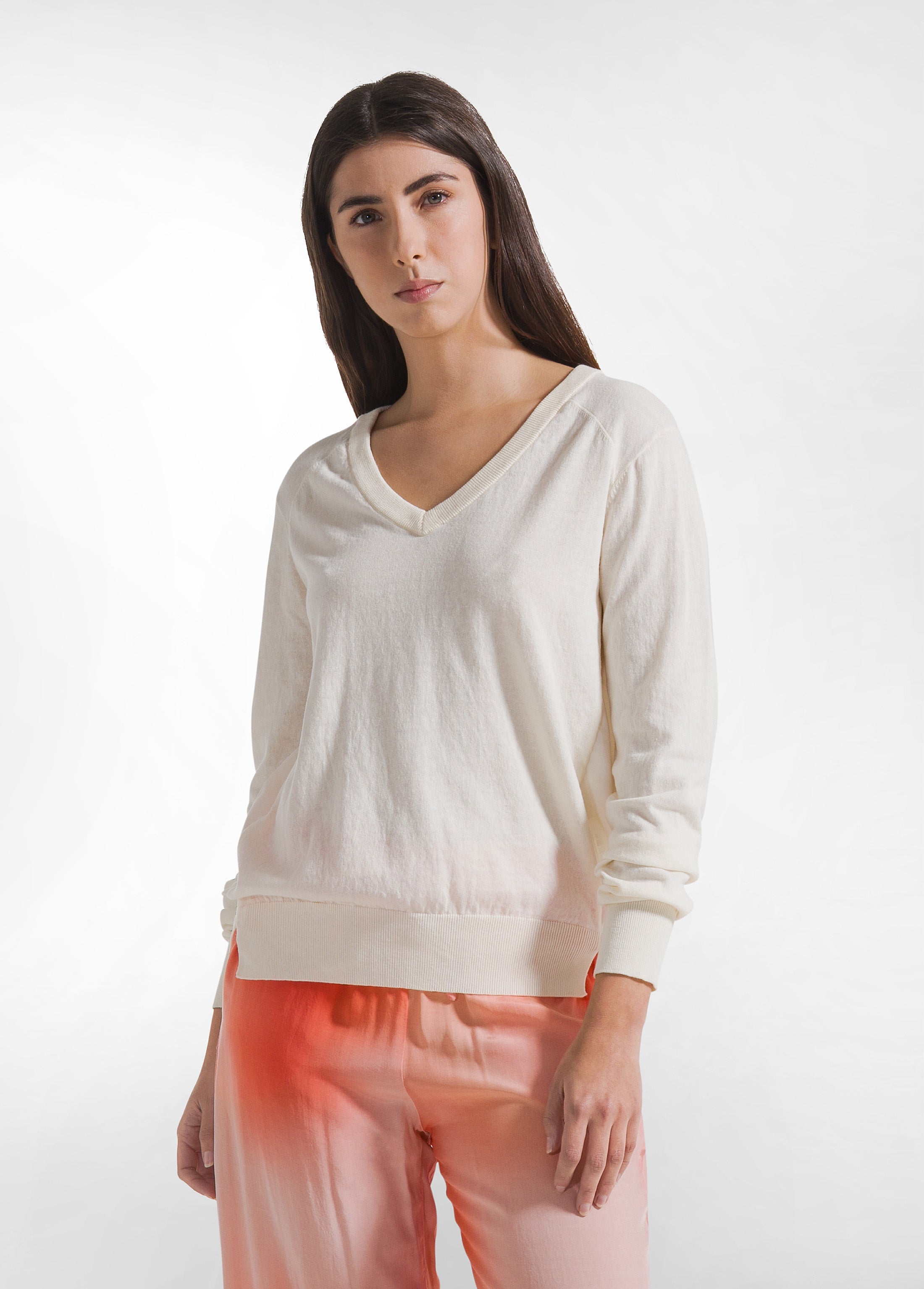 deha-maglia-in-cotone-e-seta-scollo-a-v-bianco image 1