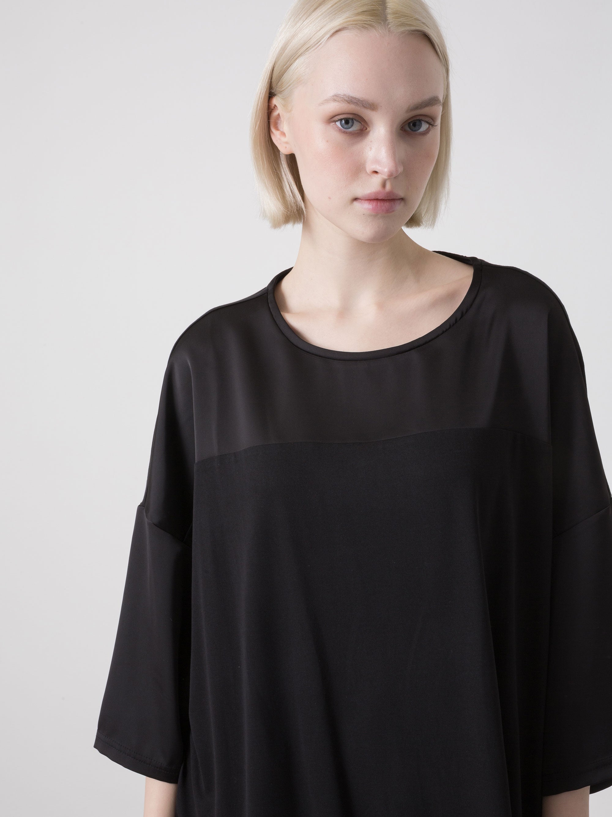 dimensione-danza-t-shirt-donna-asimmetrica-in-poliestere-riciclato-effetto-visco image 4