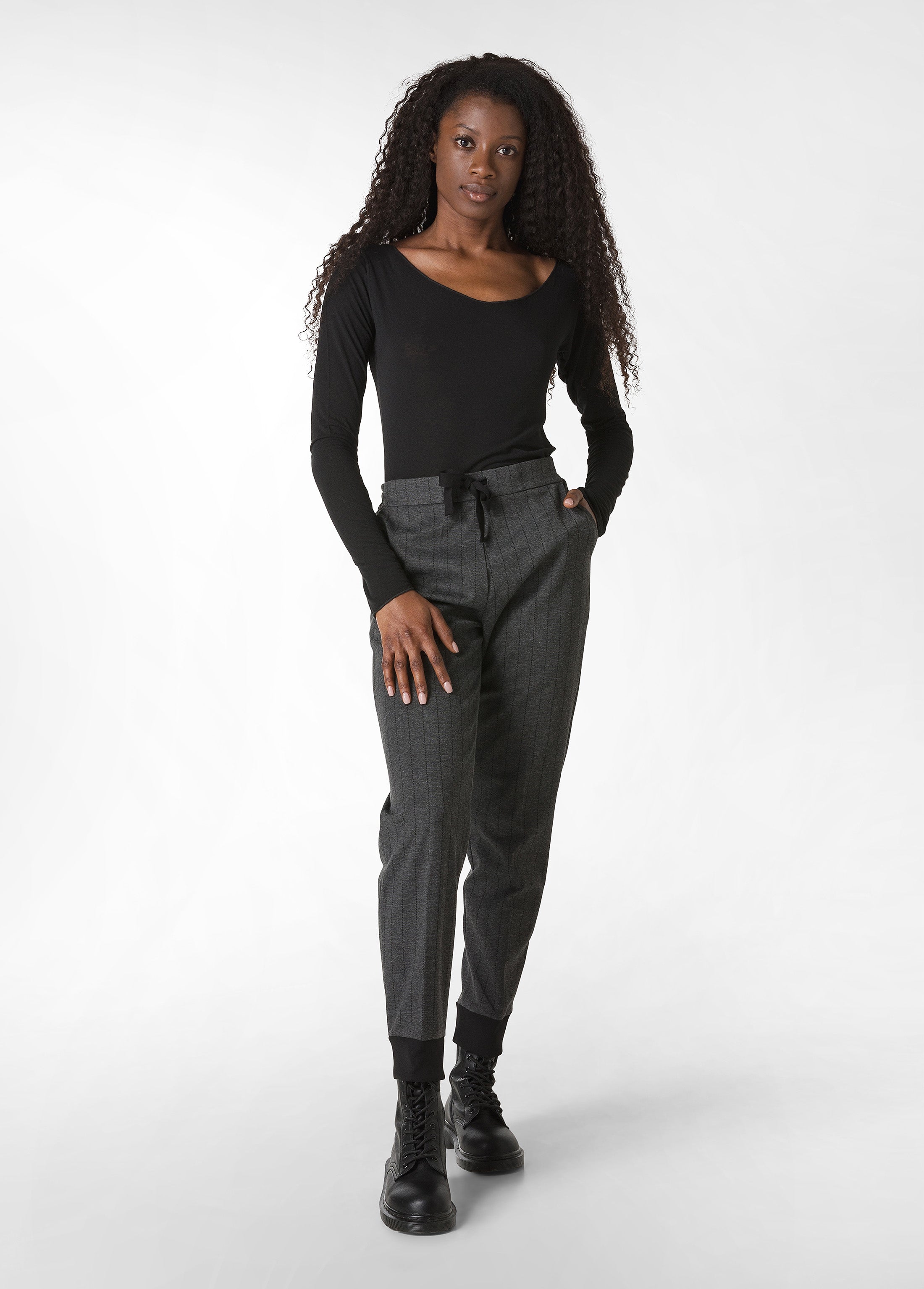 deha-maglietta-in-misto-cashmere-nero-t-shirt-donna image 4