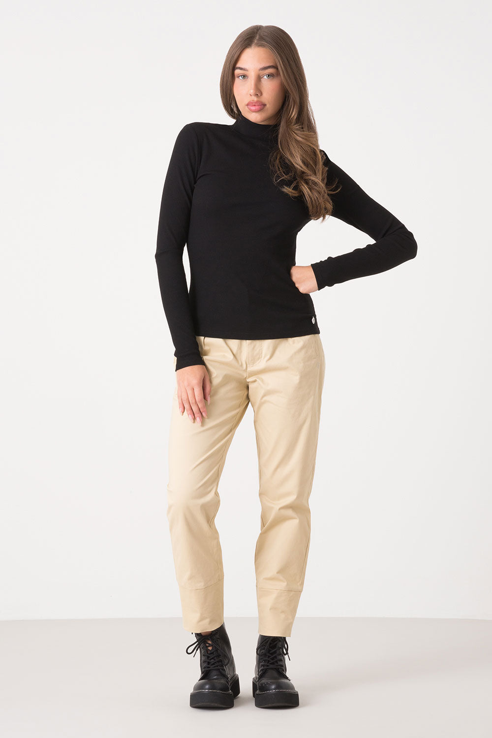 dimensione-danza-lupetto-stretch-in-viscosa-con-collo-alto image 3