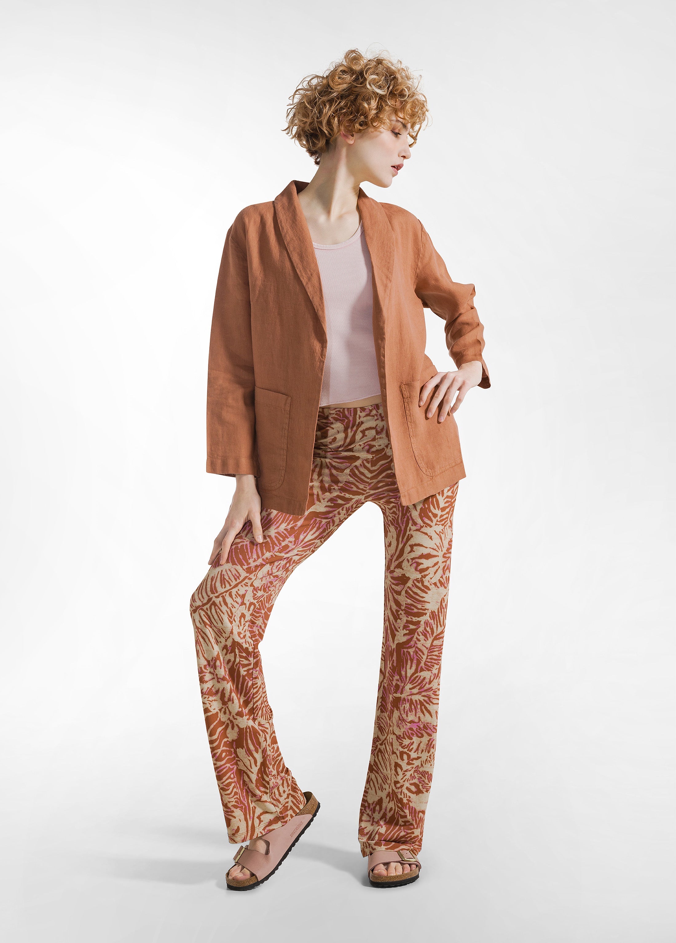deha-pantalone-fluido-in-viscosa-stampata-marrone-pantaloni-vita-alta image 1