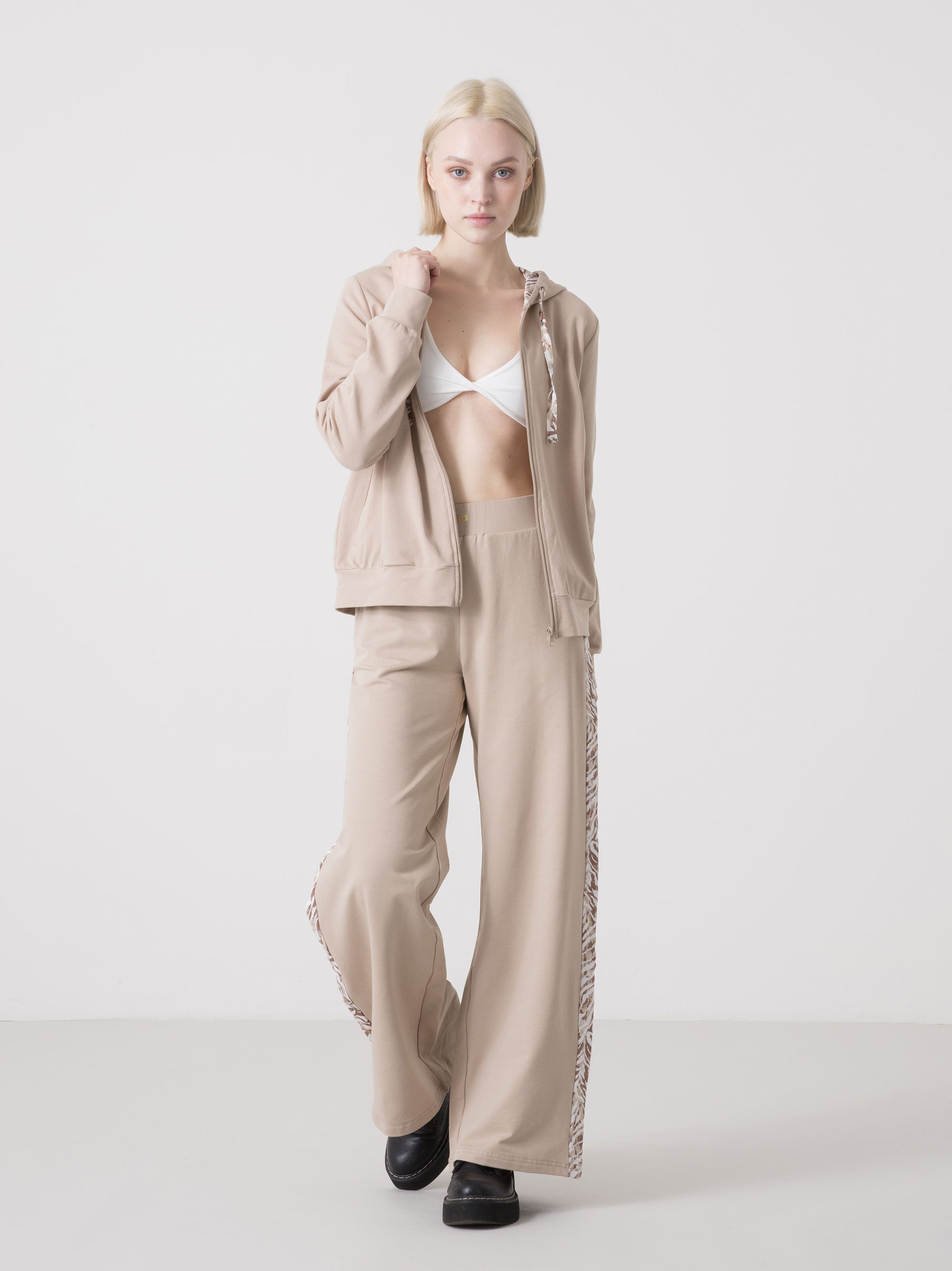 dimensione-danza-felpa-donna-full-zip-con-cappuccio-stretch-dettagli-animalier image 8