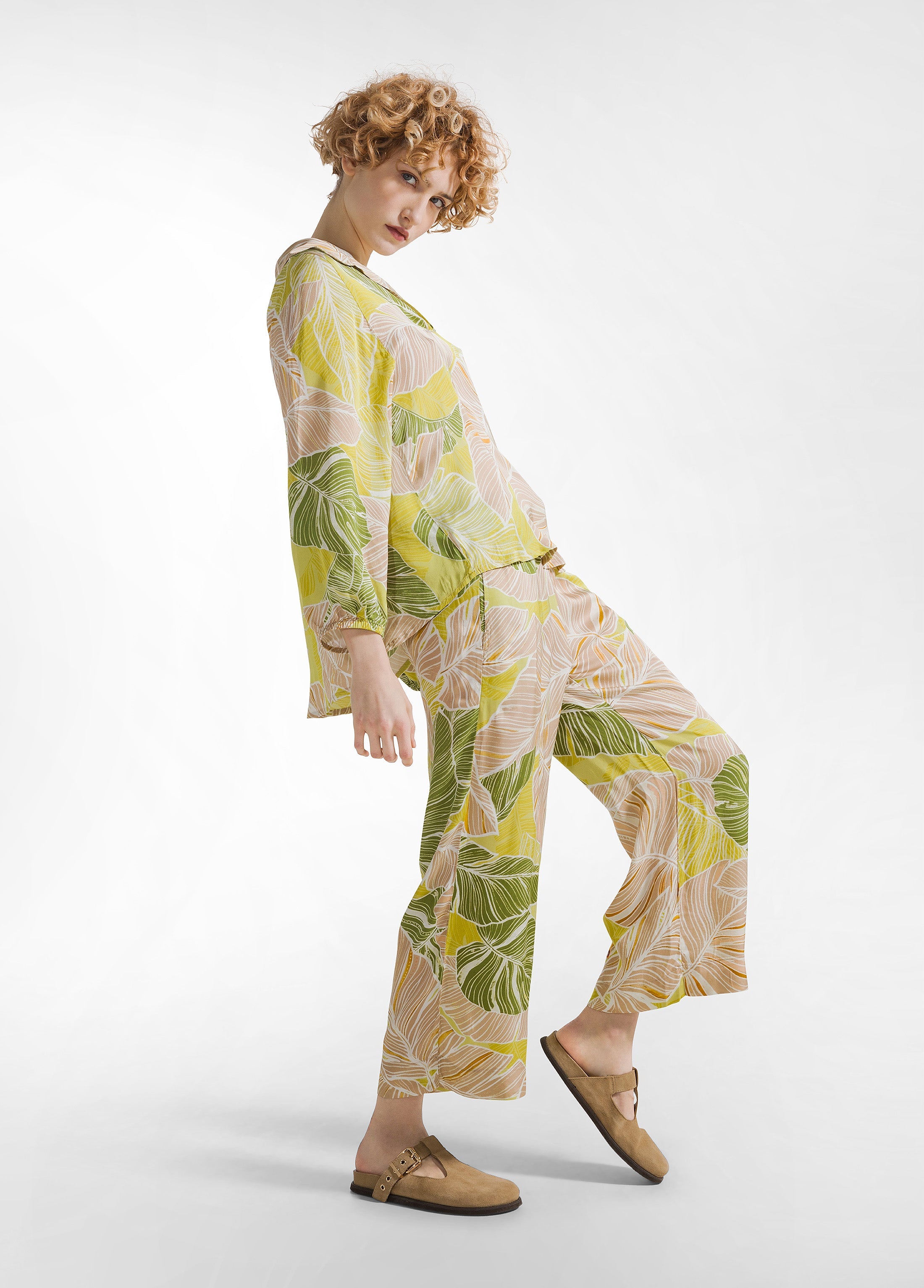 deha-pantalone-cropped-in-raso-stampato-beige image 1