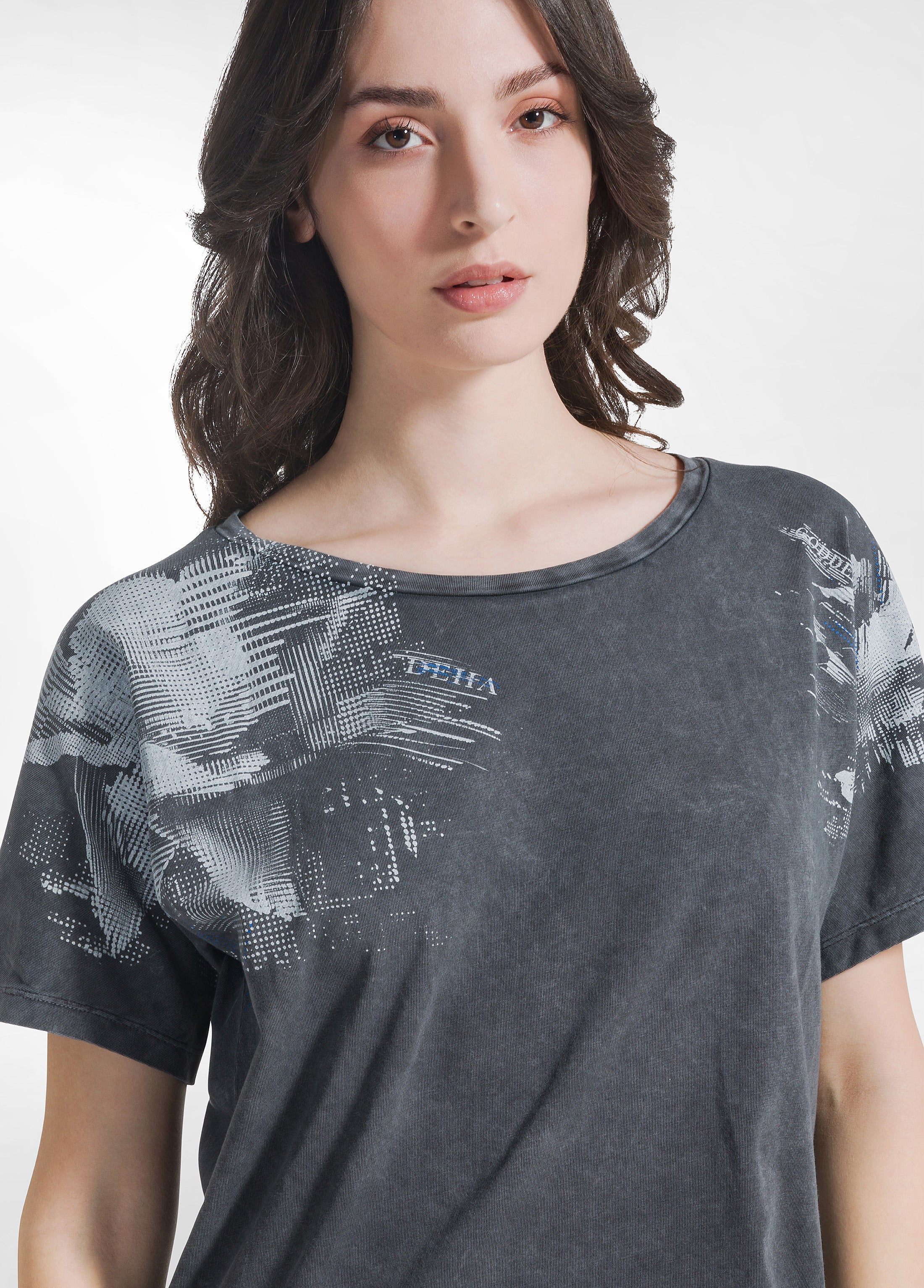 deha-t-shirt-marmorizzata-con-grafica-nero-donna image 3