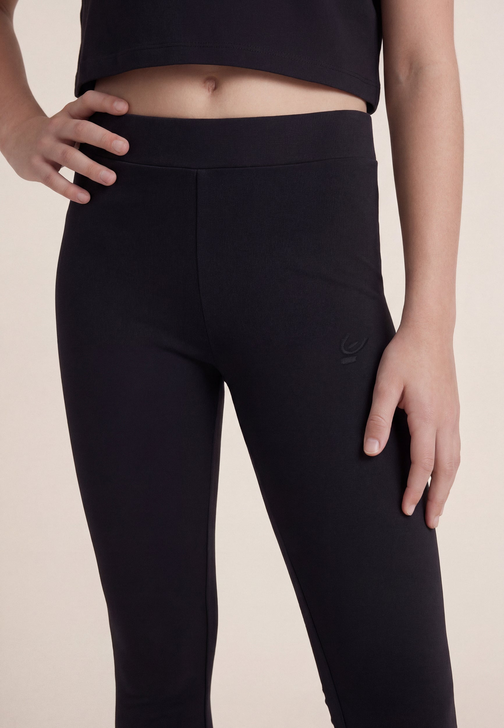 freddy-leggings-aderenti-bambina-e-ragazza-a-vita-regular-con-omino-ricamato image 4
