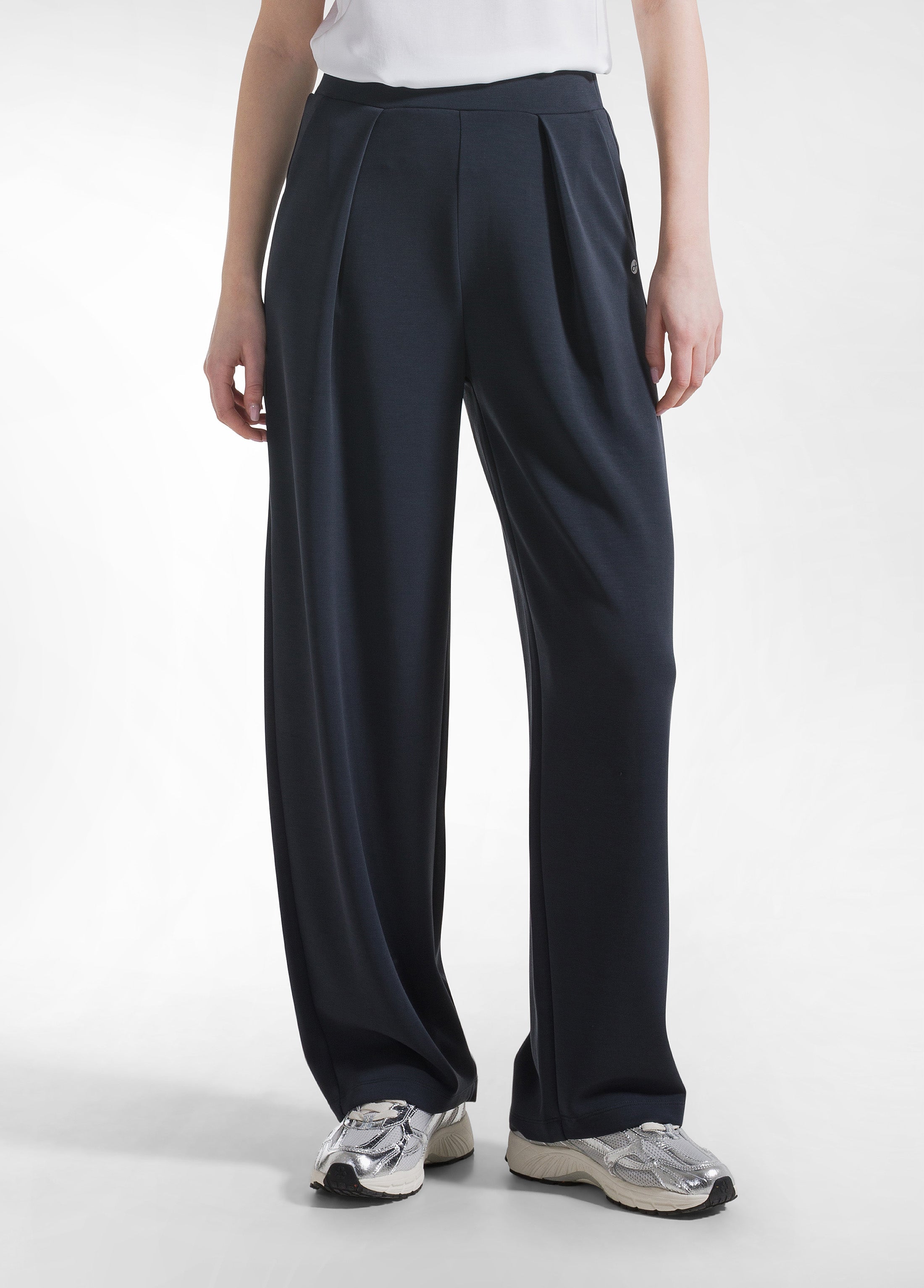 deha-pantaloni-plissettati-in-modal-nero image 2