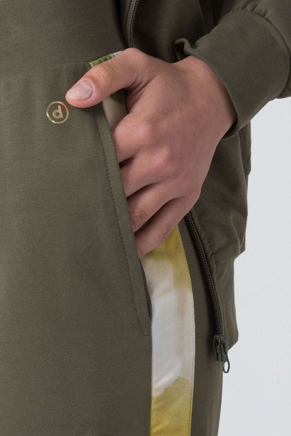 city-pantalone-dimensione-danza-con-elastico-al-fondo-e-bande-in-contrasto image 4