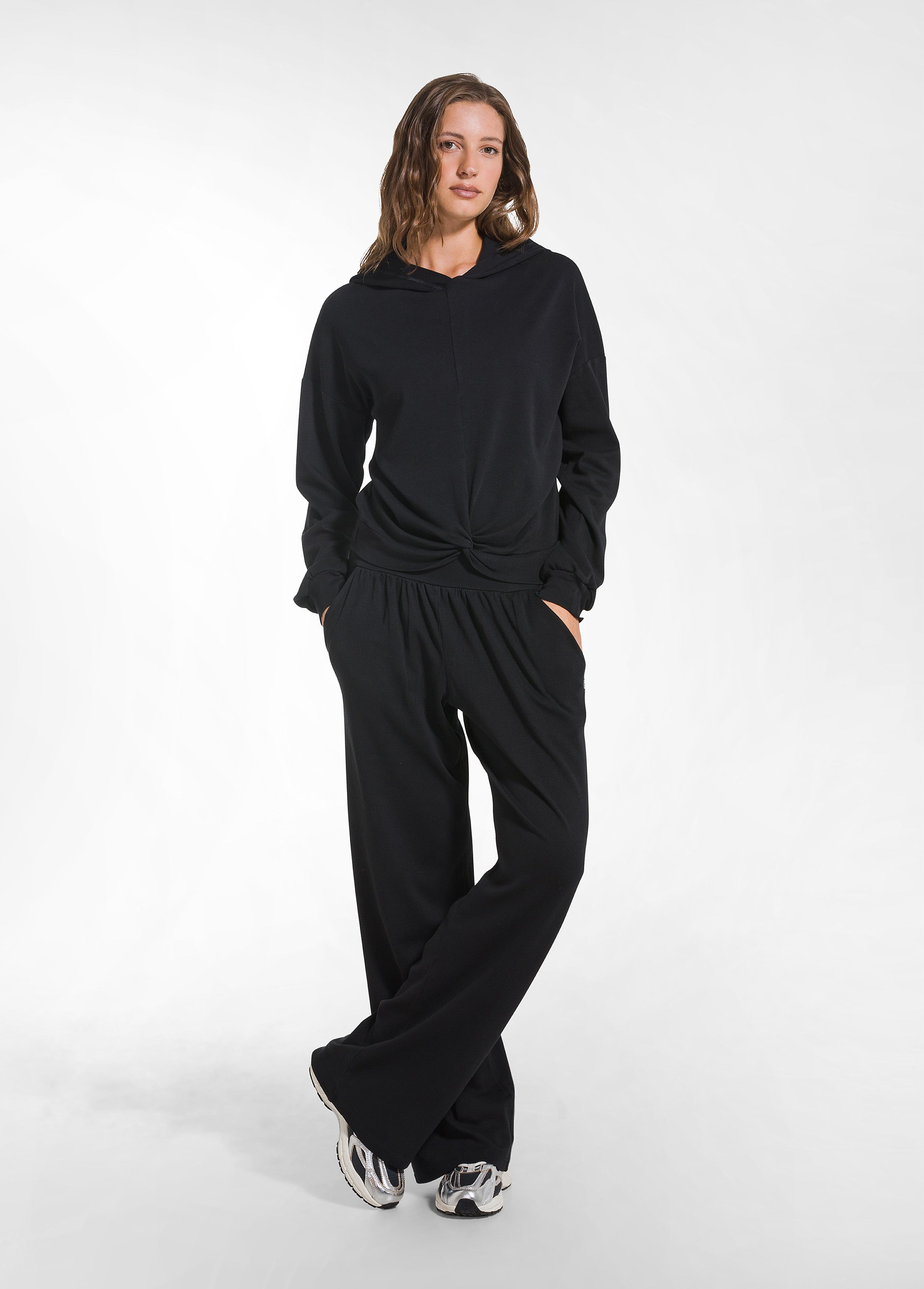 deha-felpa-girocollo-con-cappuccio-d52050-in-cotone-organico-nero image 4