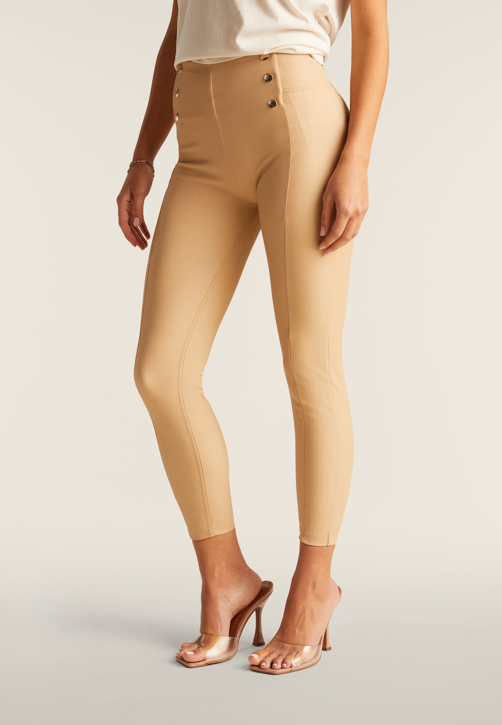 freddy-wr-up-pantaloni-donna-7-8-similpelle-vita-alta-con-bottoni-oro image 1