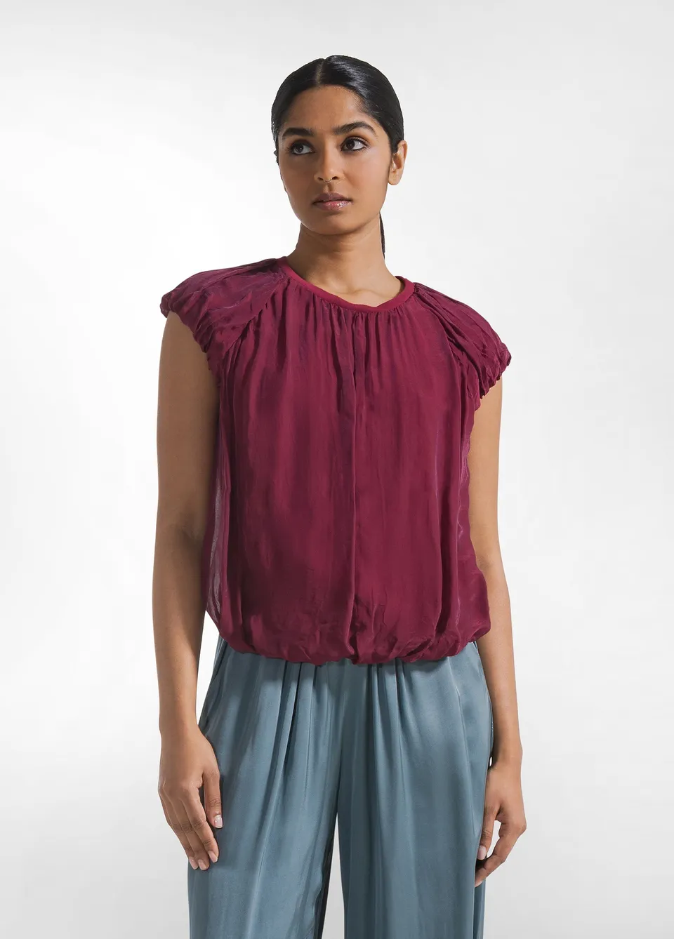 deha-top-in-cotone-leggero-con-strati-in-seta-rosso-d42490 image 1