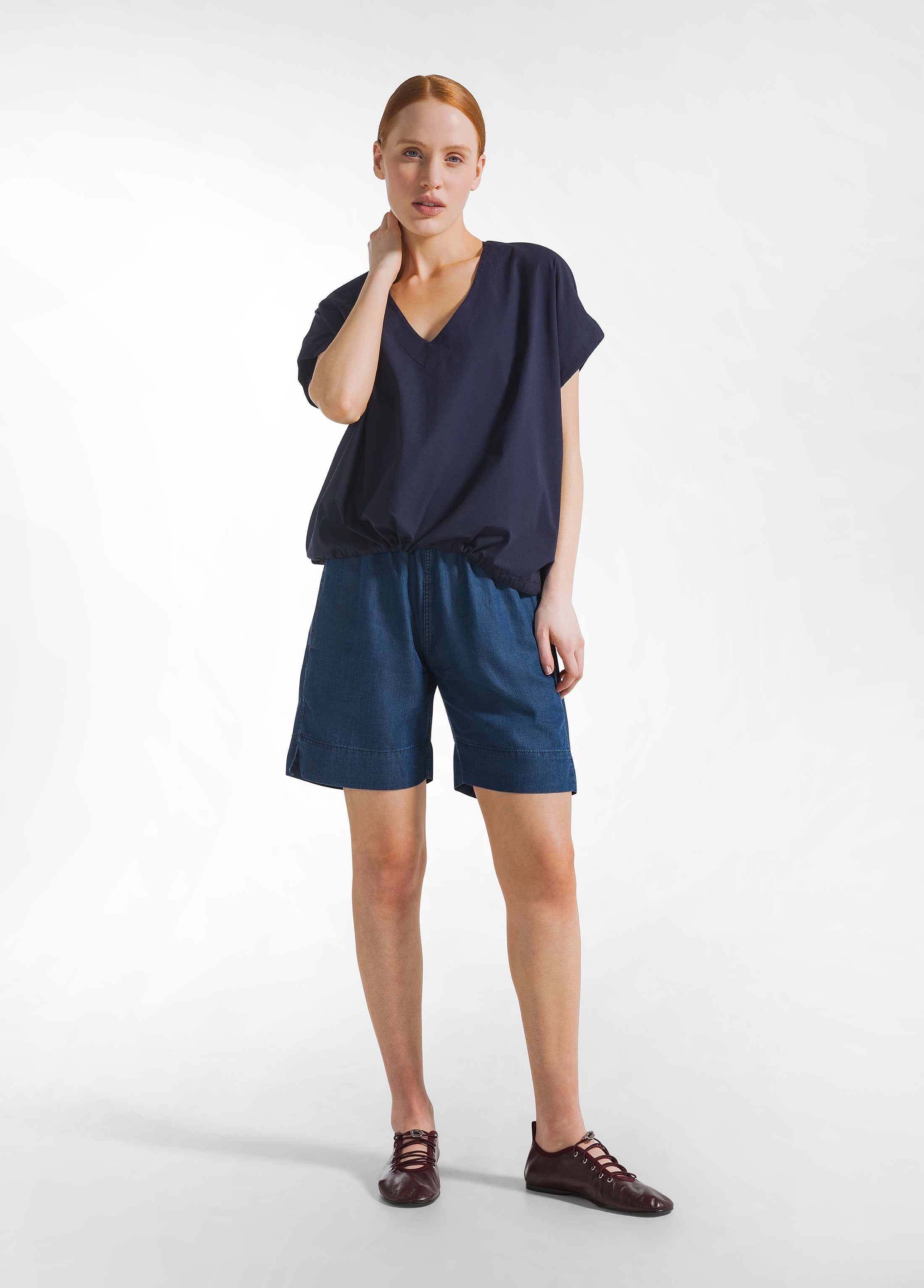 deha-blusa-in-popline-con-coulisse-blu-scollo-a-v image 4