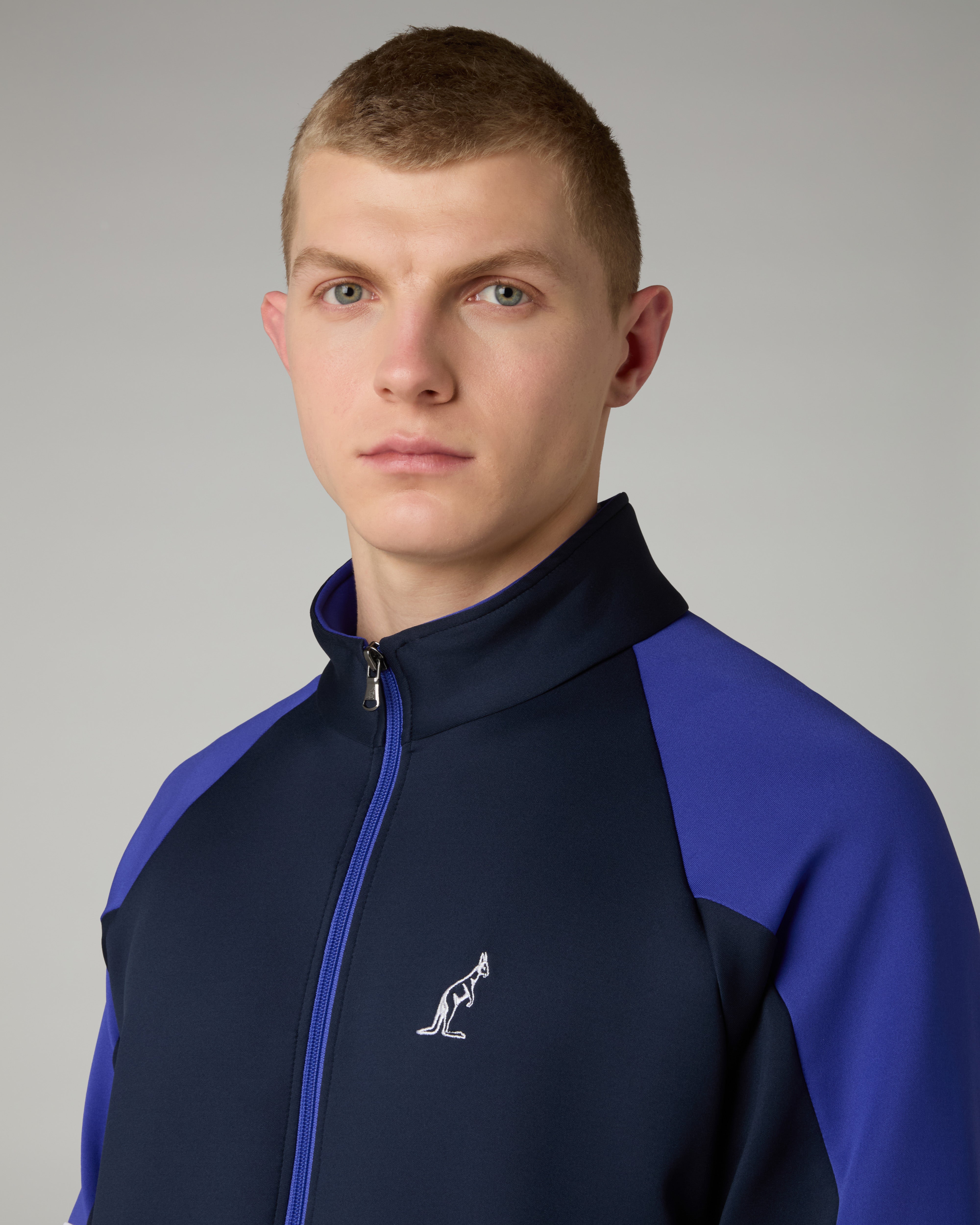 australian-contemporary-tracksuit-tuta-sportiva-completa-in-tessuto-shot-made-in image 4