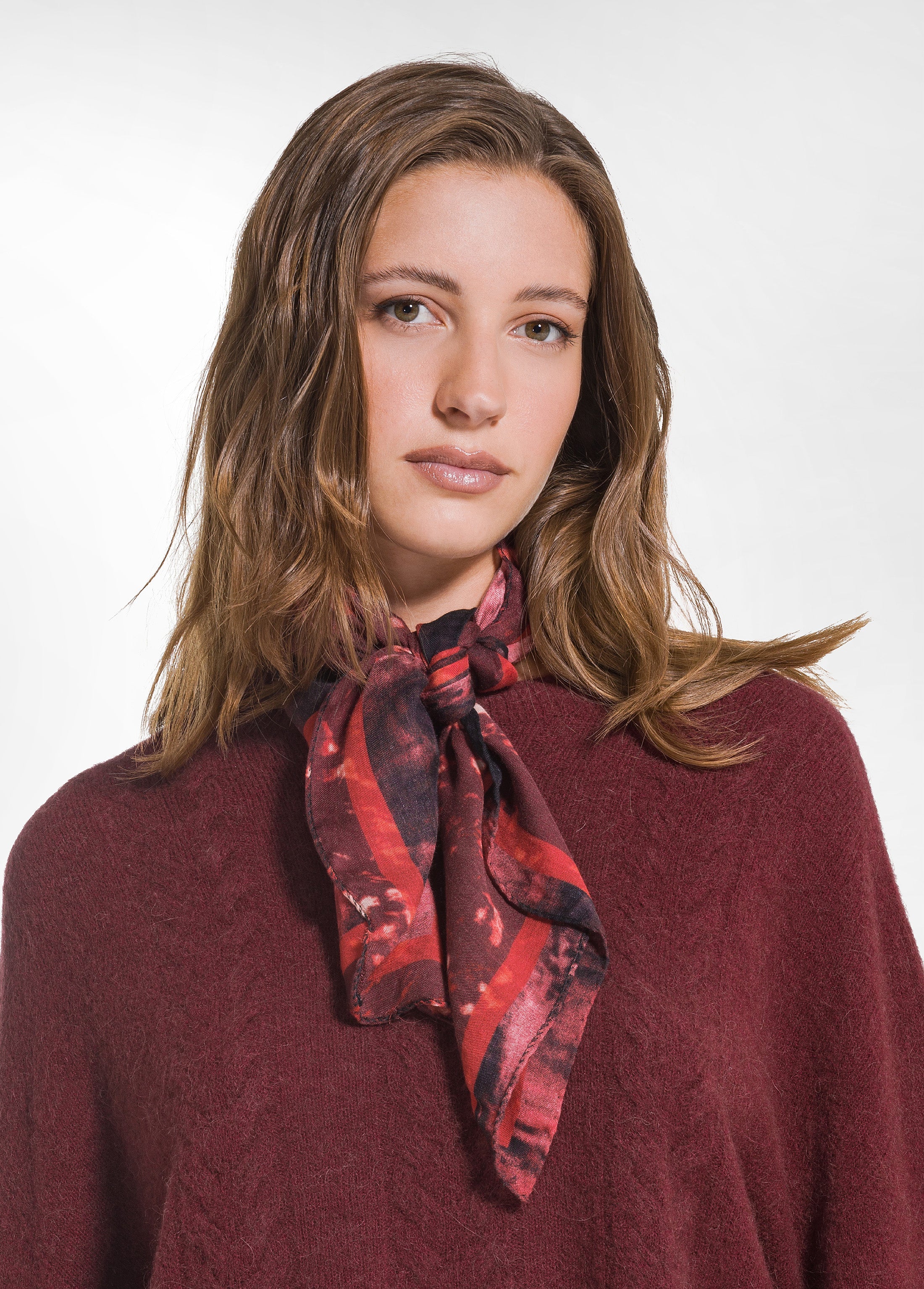 deha-sciarpa-allover-in-lana-rossa-d52921 image 1