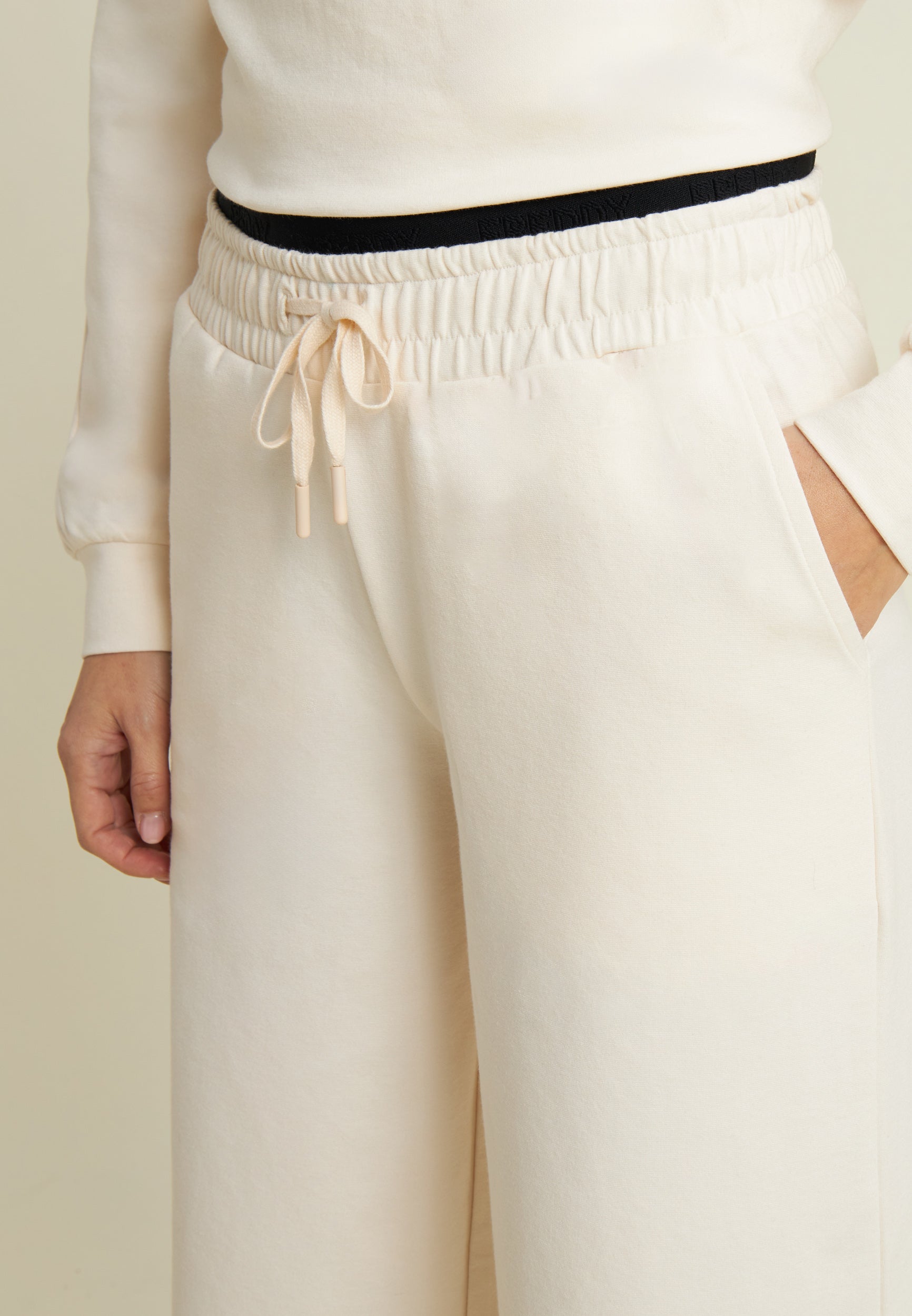 freddy-pantaloni-donna-oversize-in-felpa-con-ricamo image 4