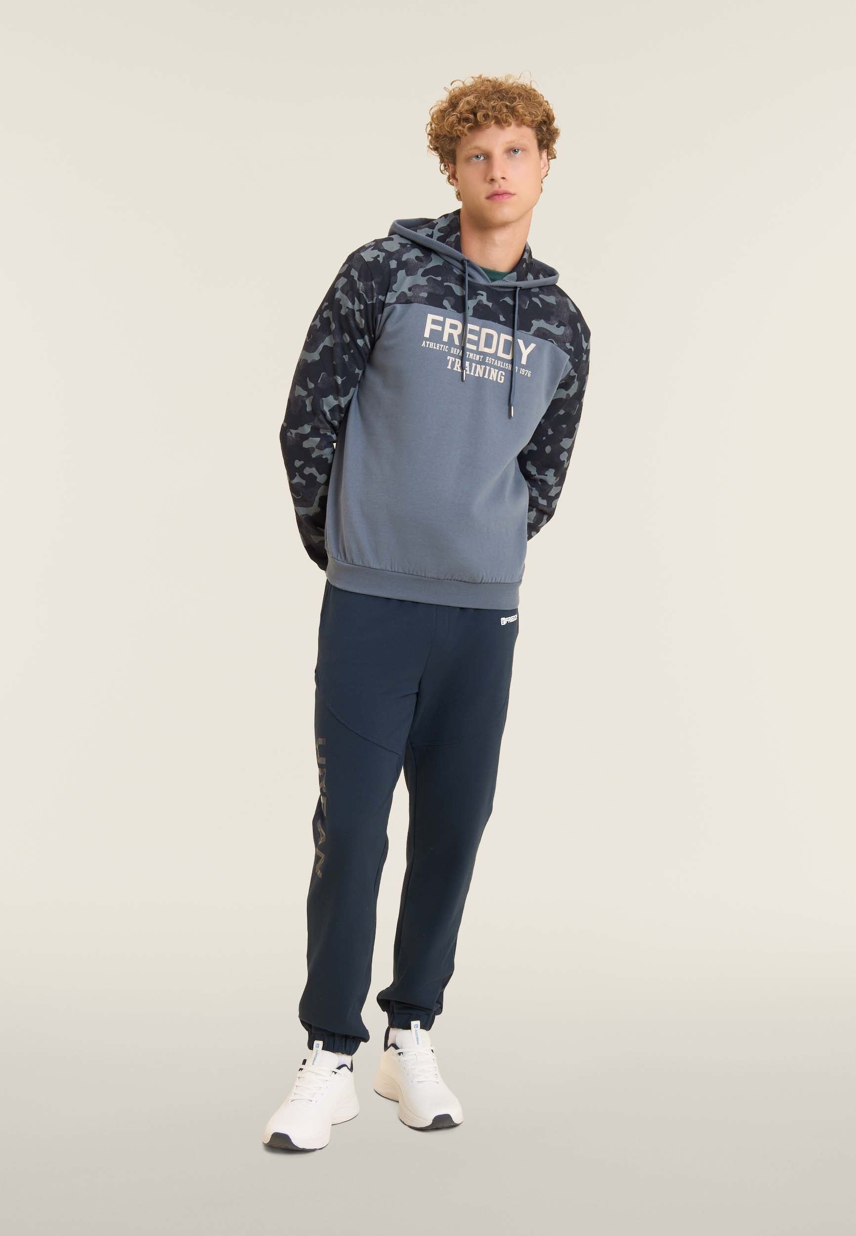 freddy-pantaloni-regular-uomo-in-felpa-con-stampa-lucida image 2