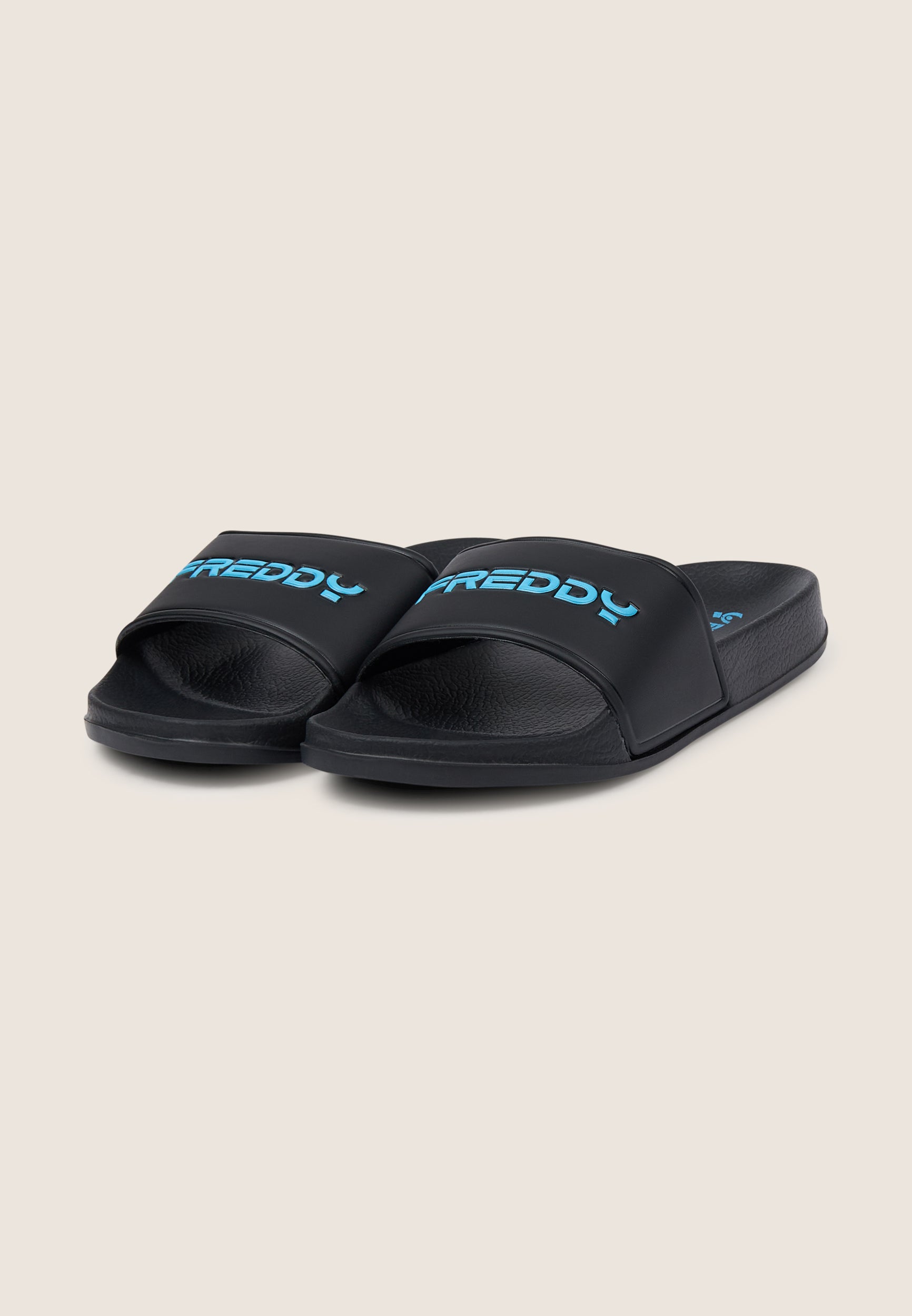 freddy-ciabatte-slider-donna-con-loghi-a-contrasto-e-pianta-sagomata image 2