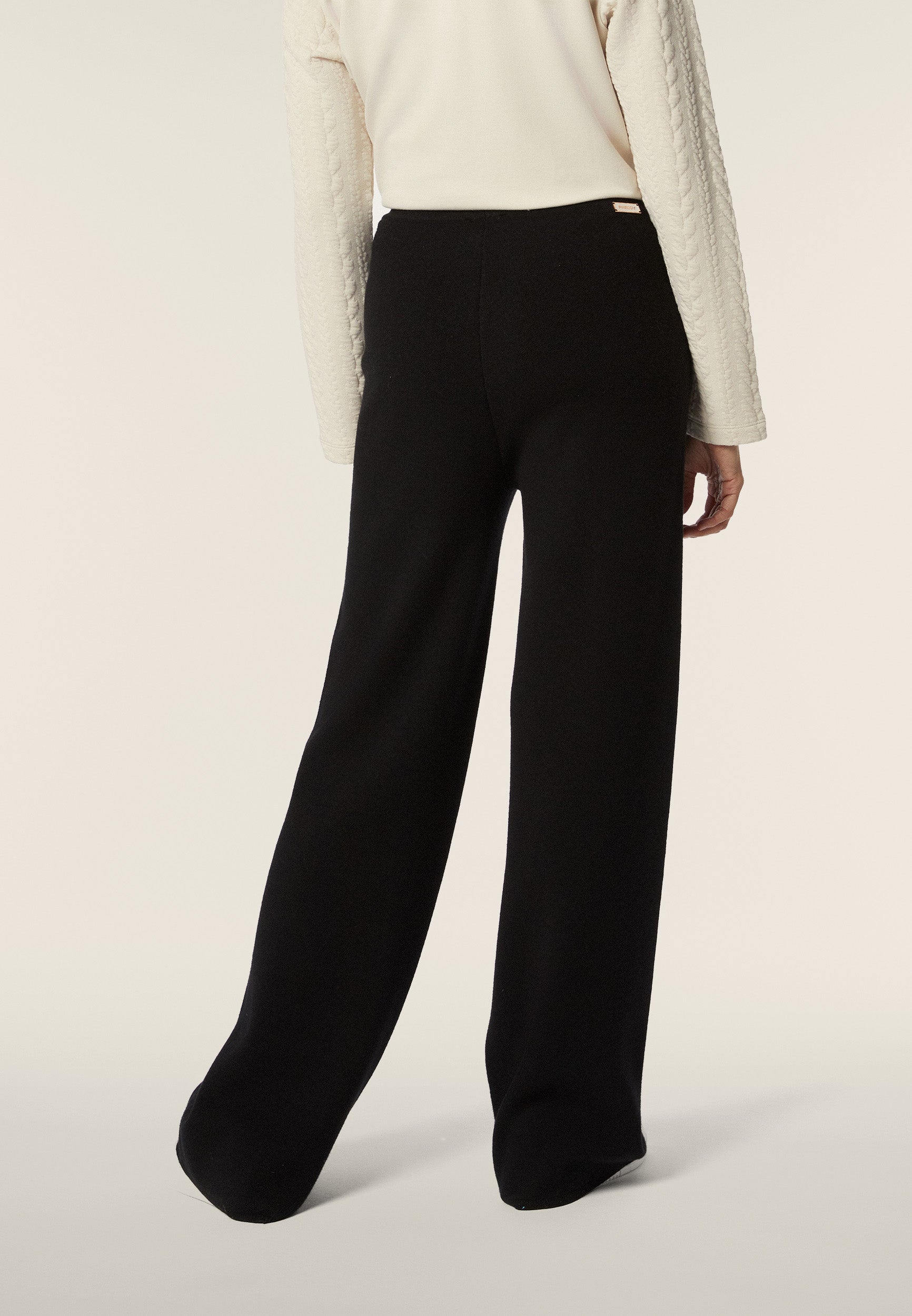 freddy-pantalone-comfort-fit-in-maglia-tricot-rasata-senza-cuciture image 3