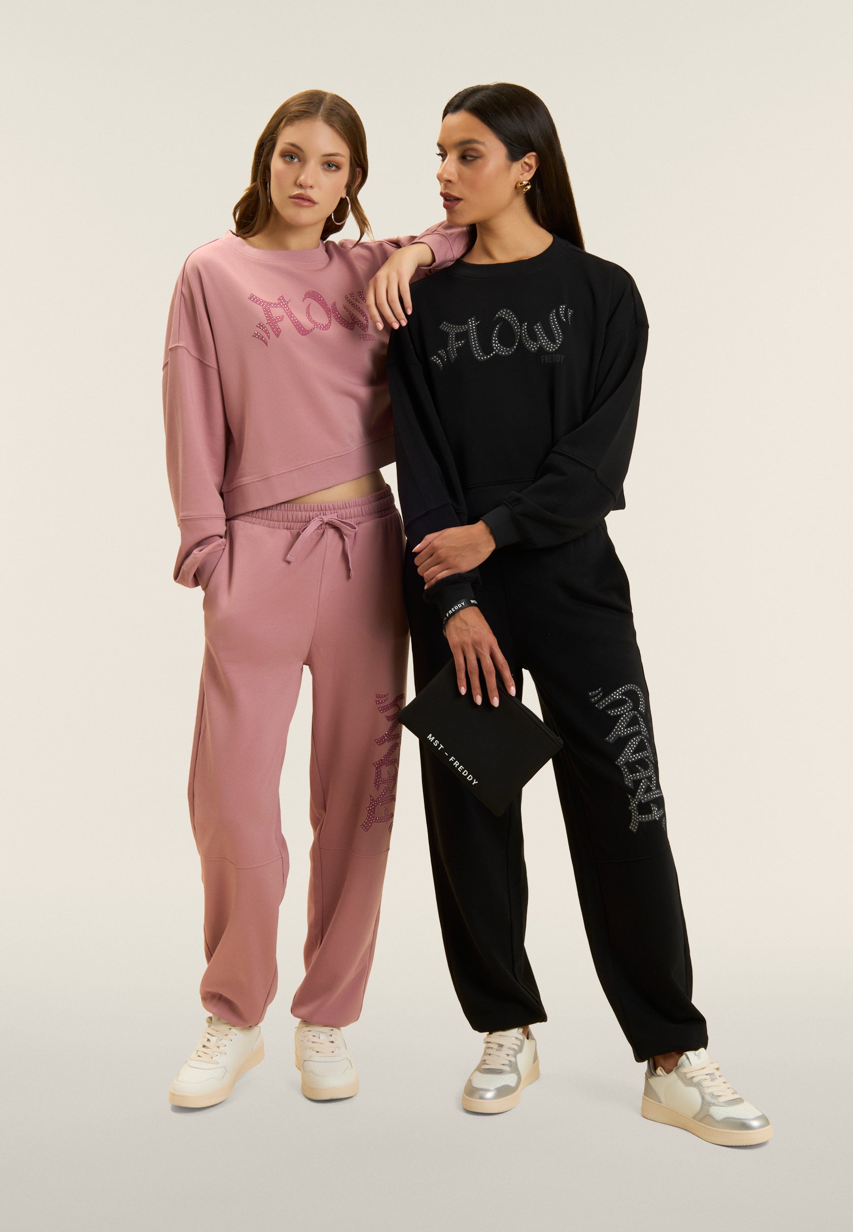 freddy-felpa-cropped-oversize-flow-con-borchie-french-terry image 5
