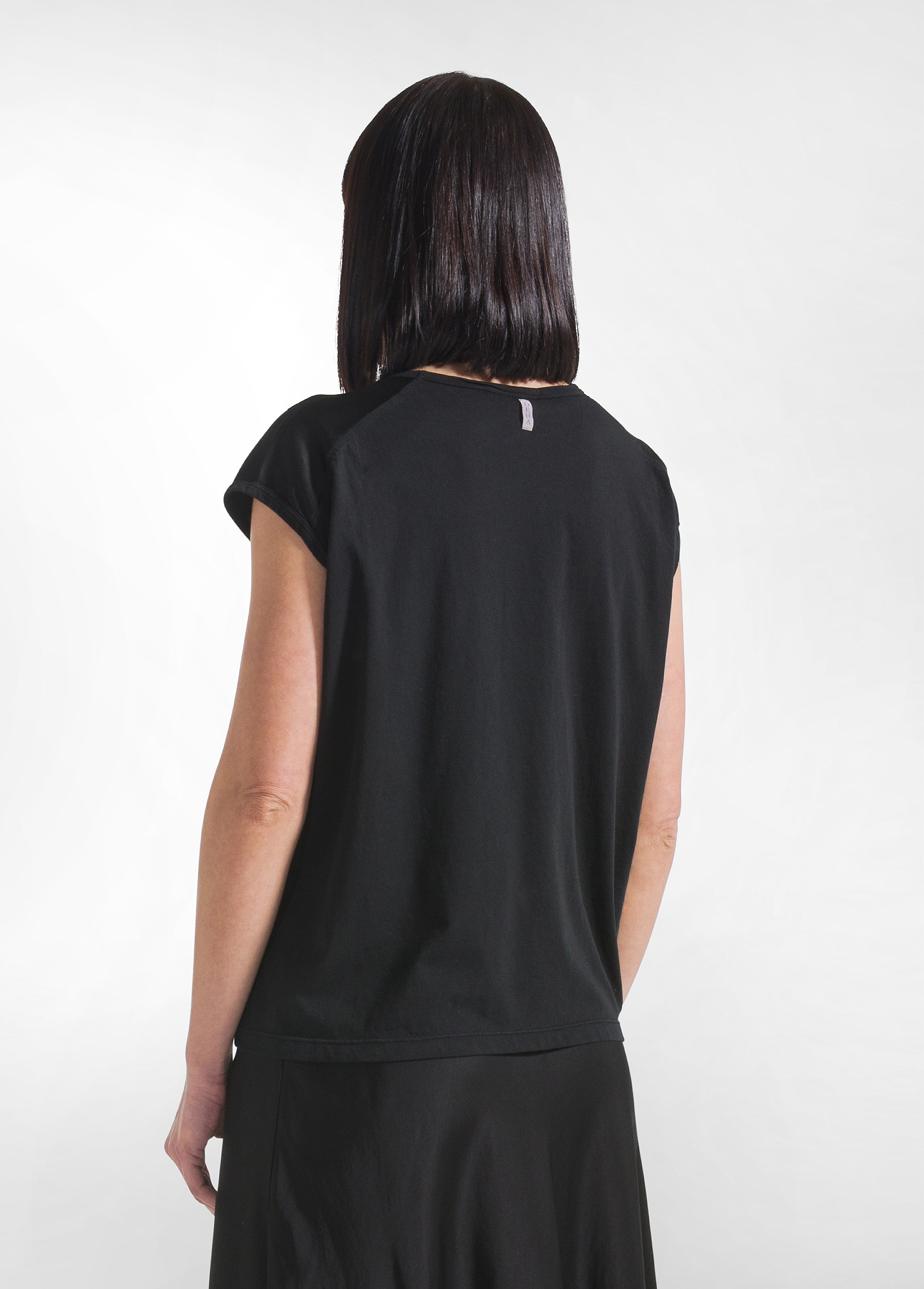 deha-top-d42440-maniche-satin-e-corpo-jersey-nero image 2
