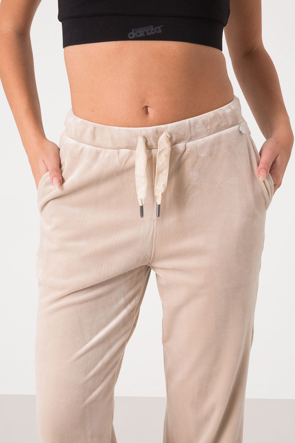 dimensione-danza-pantalone-in-ciniglia-soft-con-polsino-pantalone-relax-donna image 4