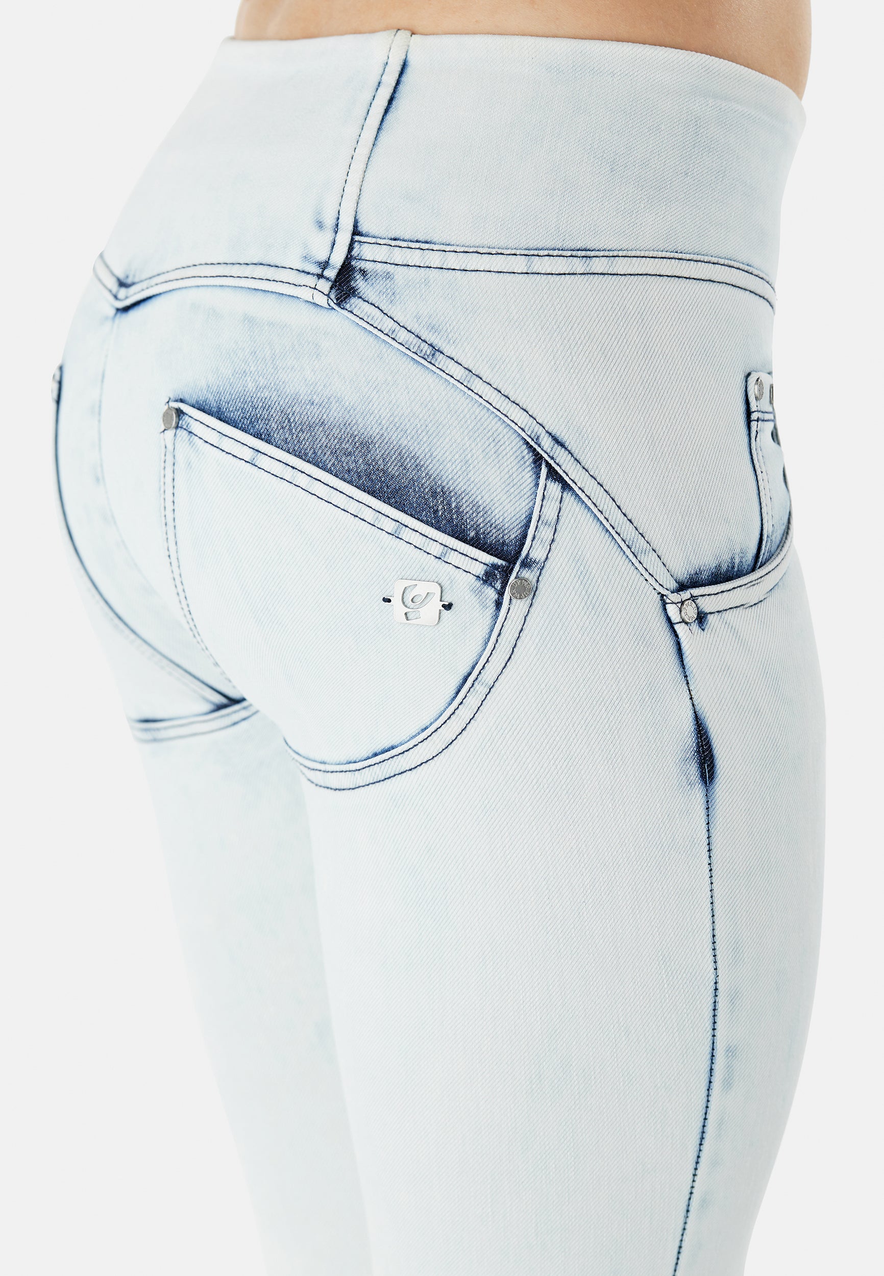 freddy-wr-up-7-8-superskinny-vita-media-3-bottoni-jeans-push-up-donna-eco-denim- image 3