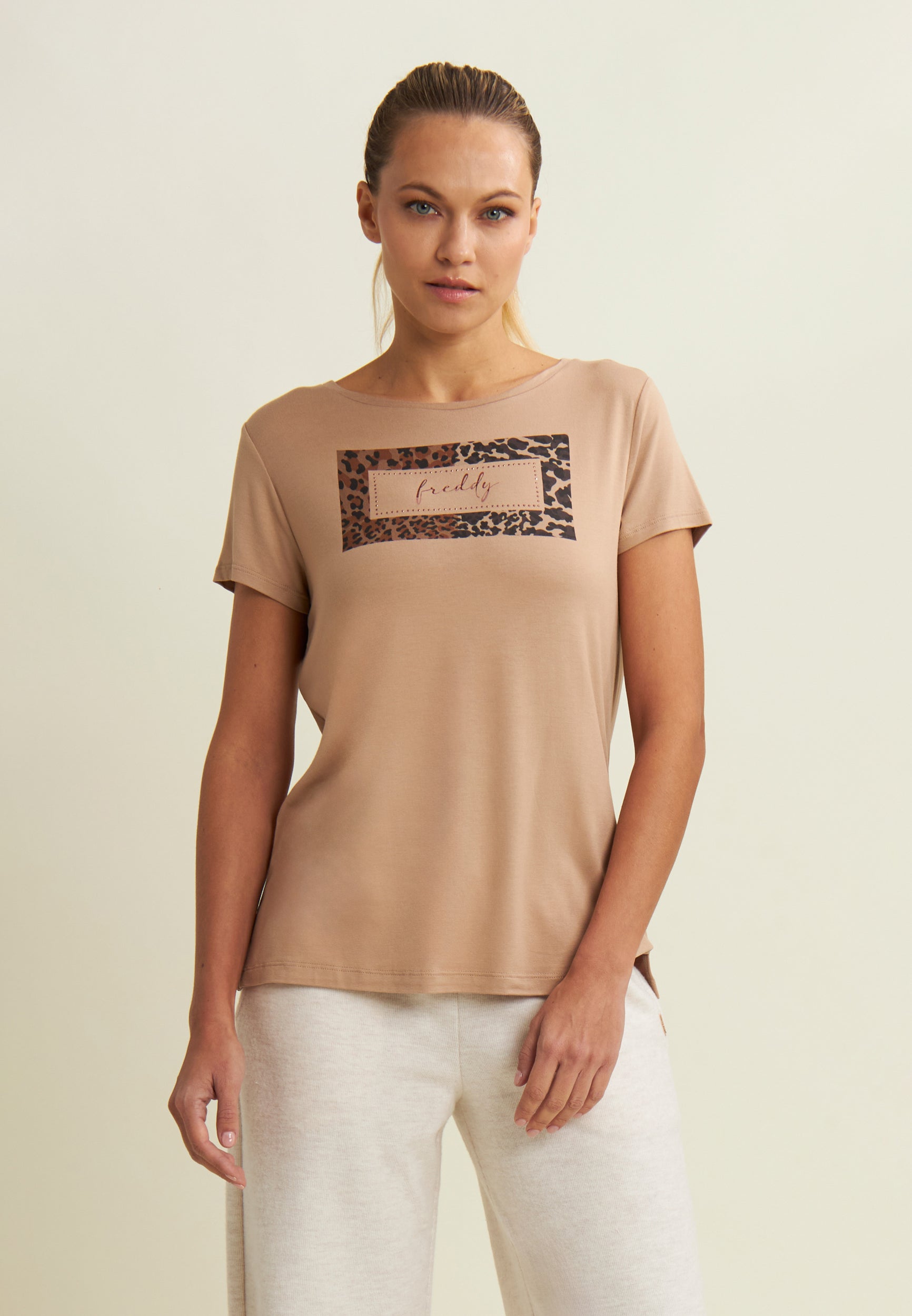 freddy-t-shirt-donna-stampa-animalier-e-strass-con-logo-maglia-jersey image 1