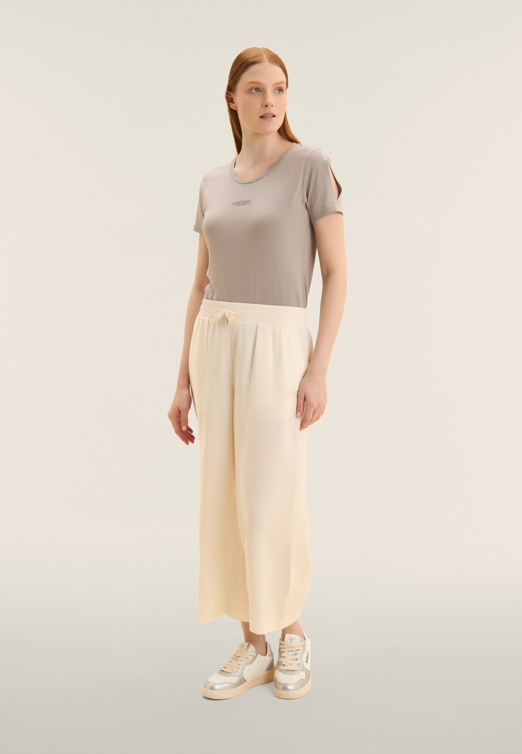 freddy-pantaloni-sportivi-cropped-wide-leg-con-strass image 2