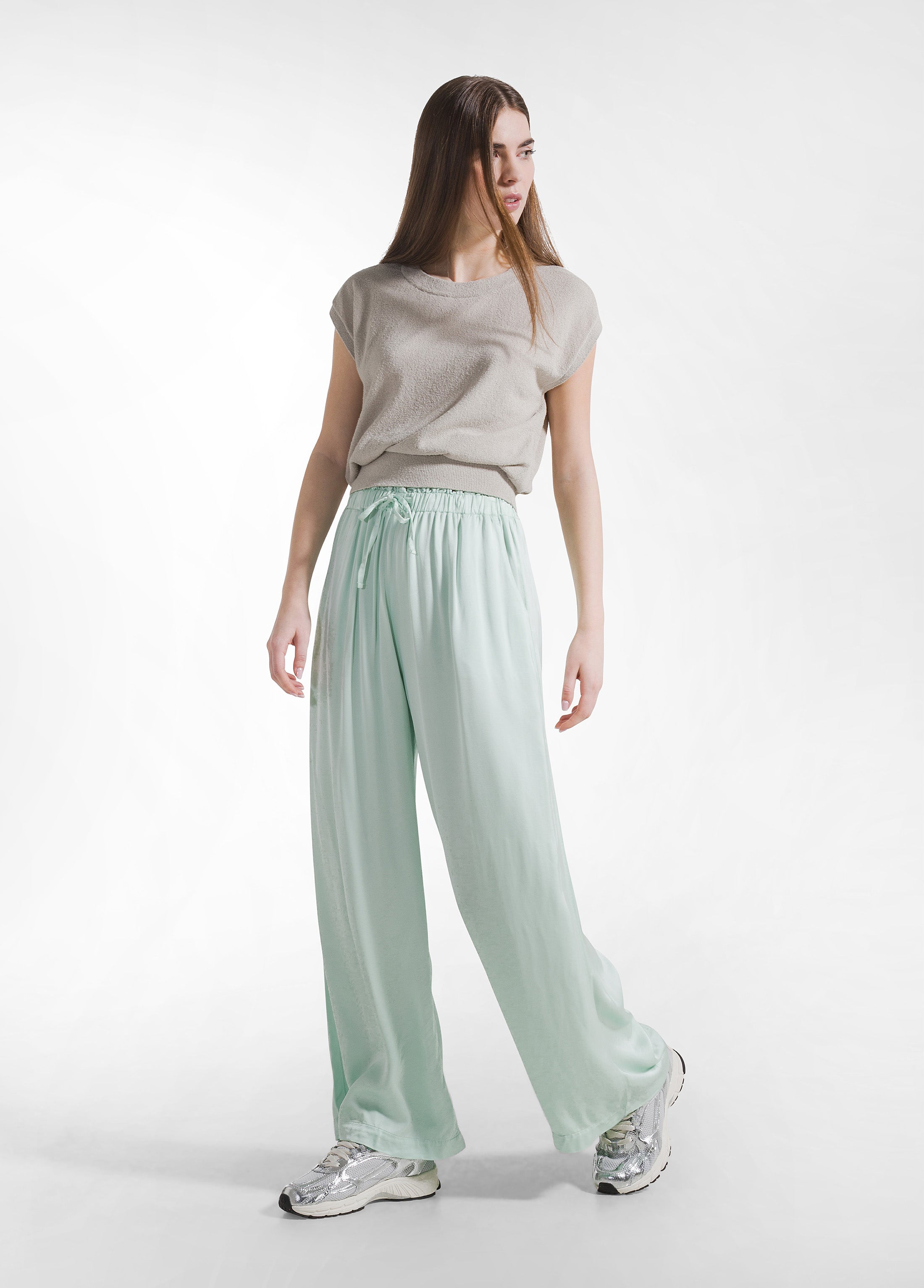 deha-d42383-top-sportivo-stretch-aderente-beige image 4