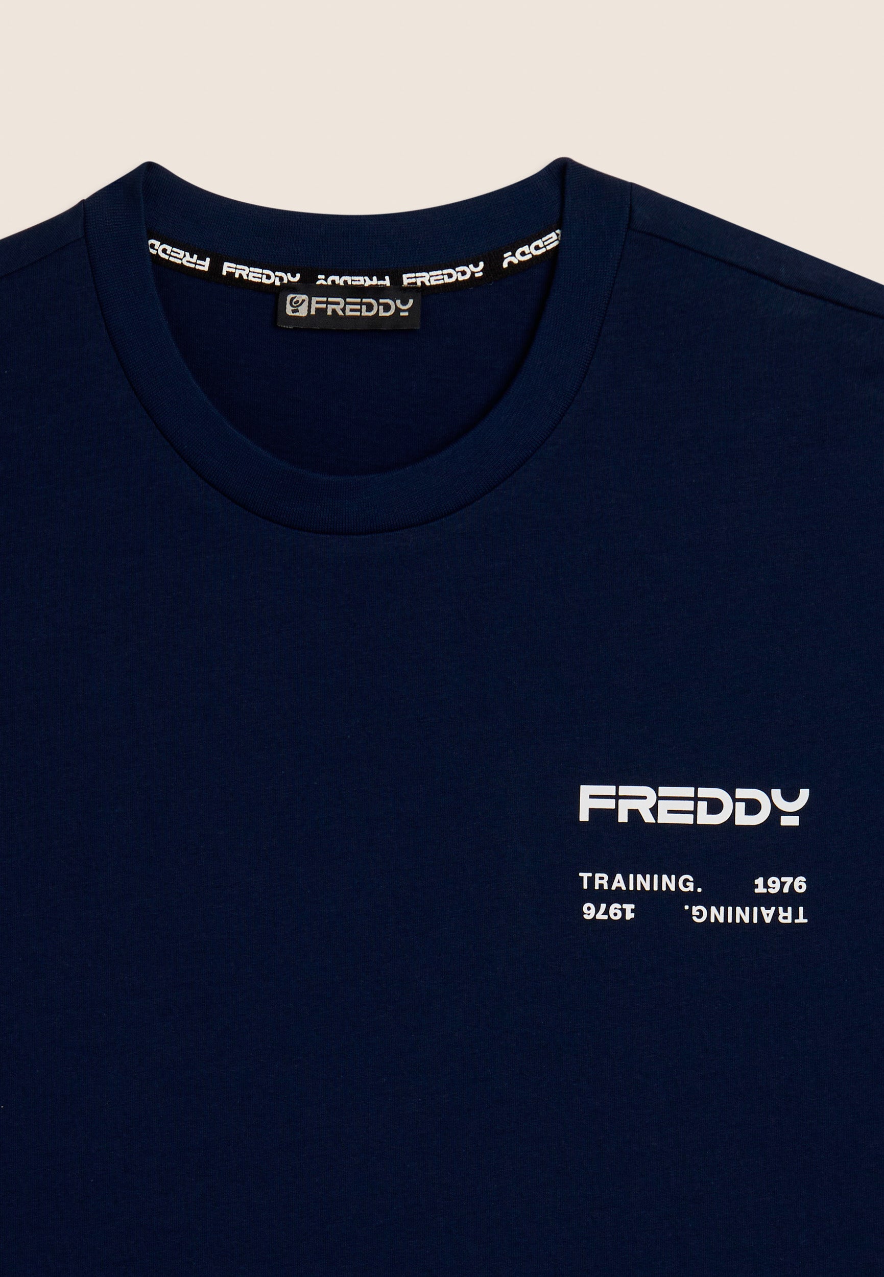 freddy-t-shirt-uomo-in-cotone-con-logo-effetto-gommato image 8
