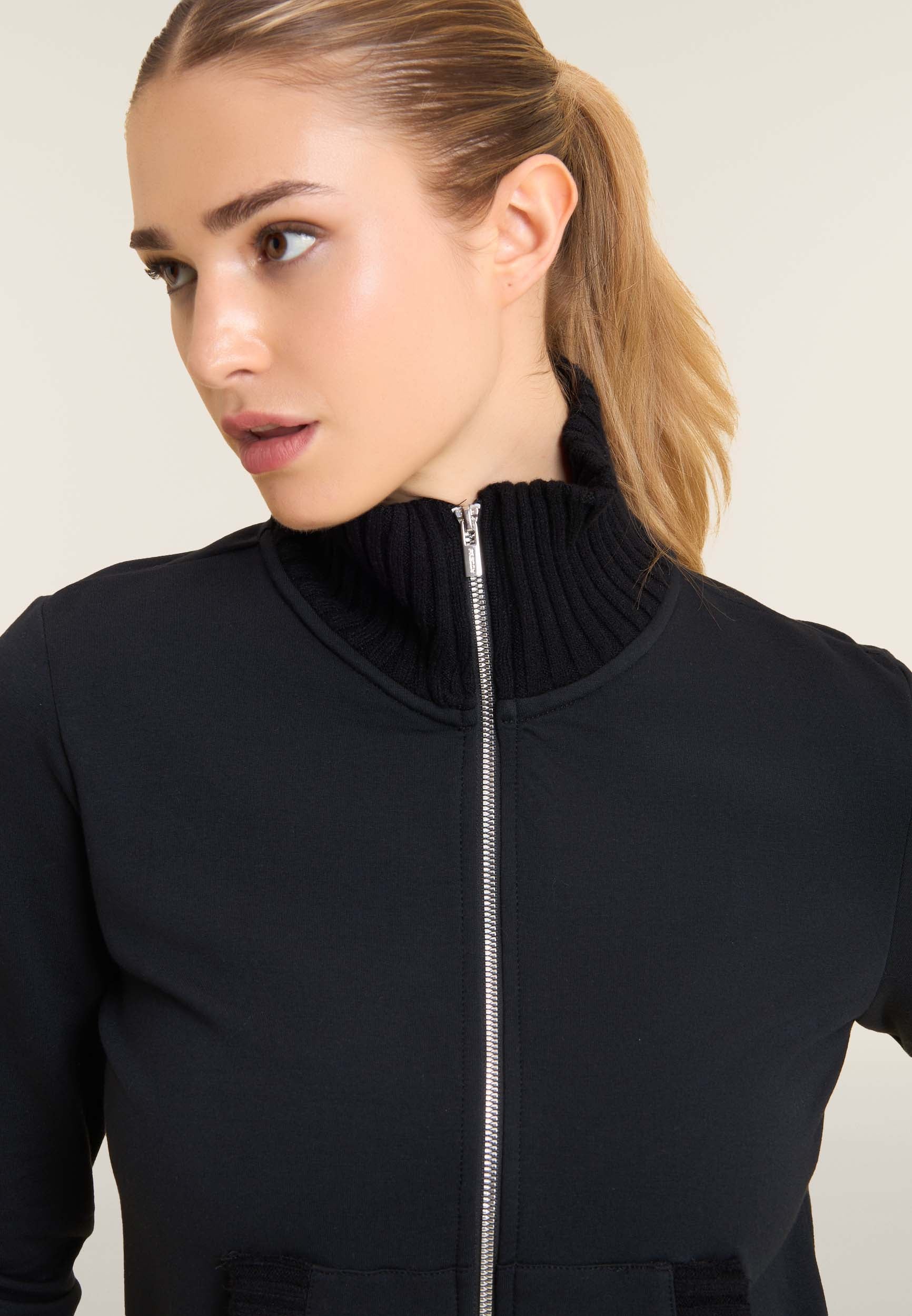 freddy-felpa-donna-slim-con-zip-collo-alto-in-tricot image 4