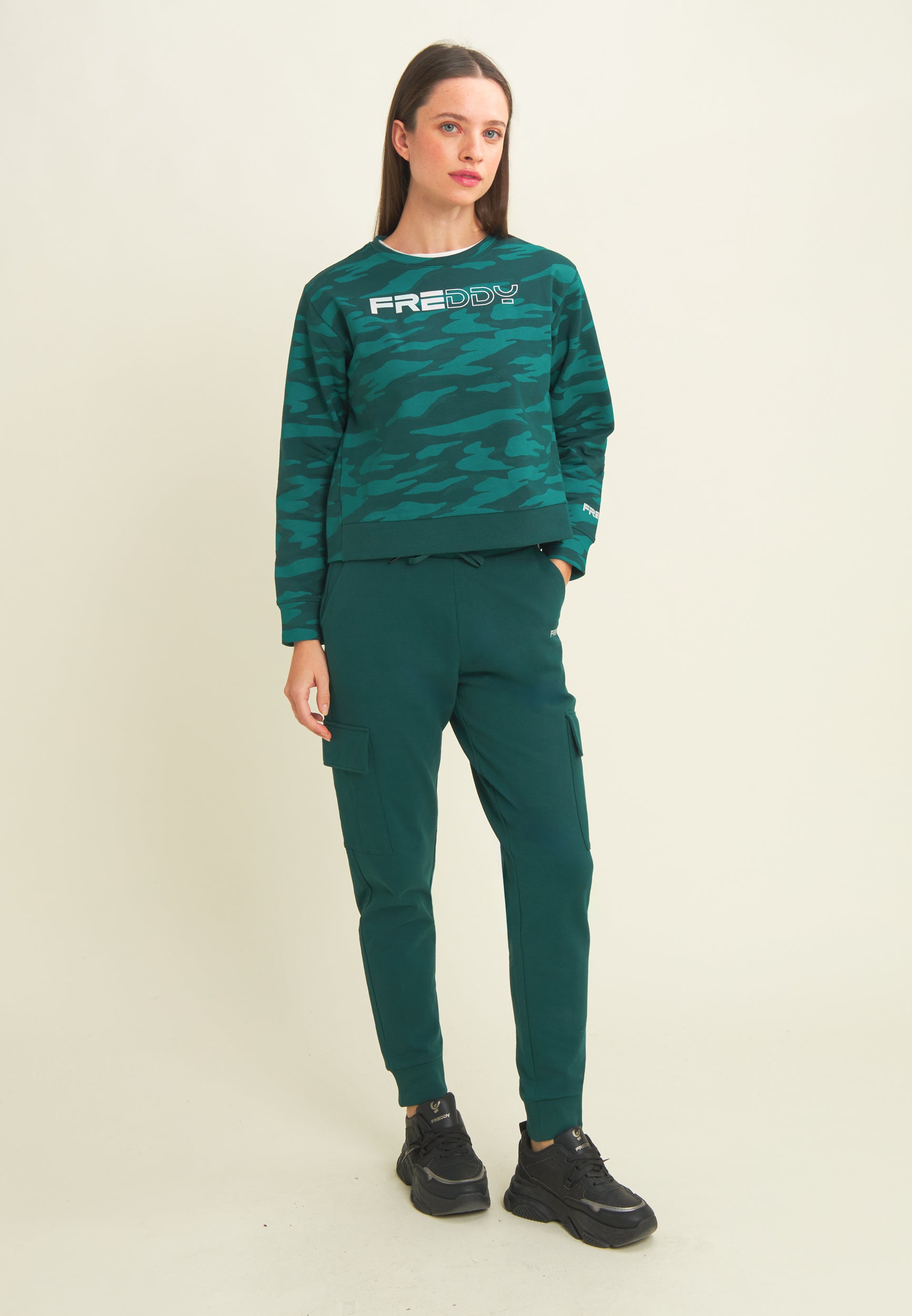 freddy-felpa-cropped-donna-girocollo-logo-perlato-camouflage image 2