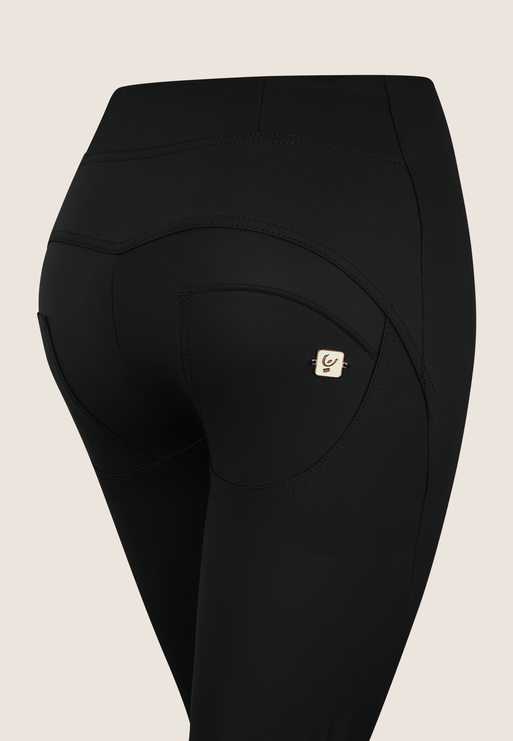 freddy-pantaloni-wr-up-similpelle-vita-alta-fasce-incrociate image 6
