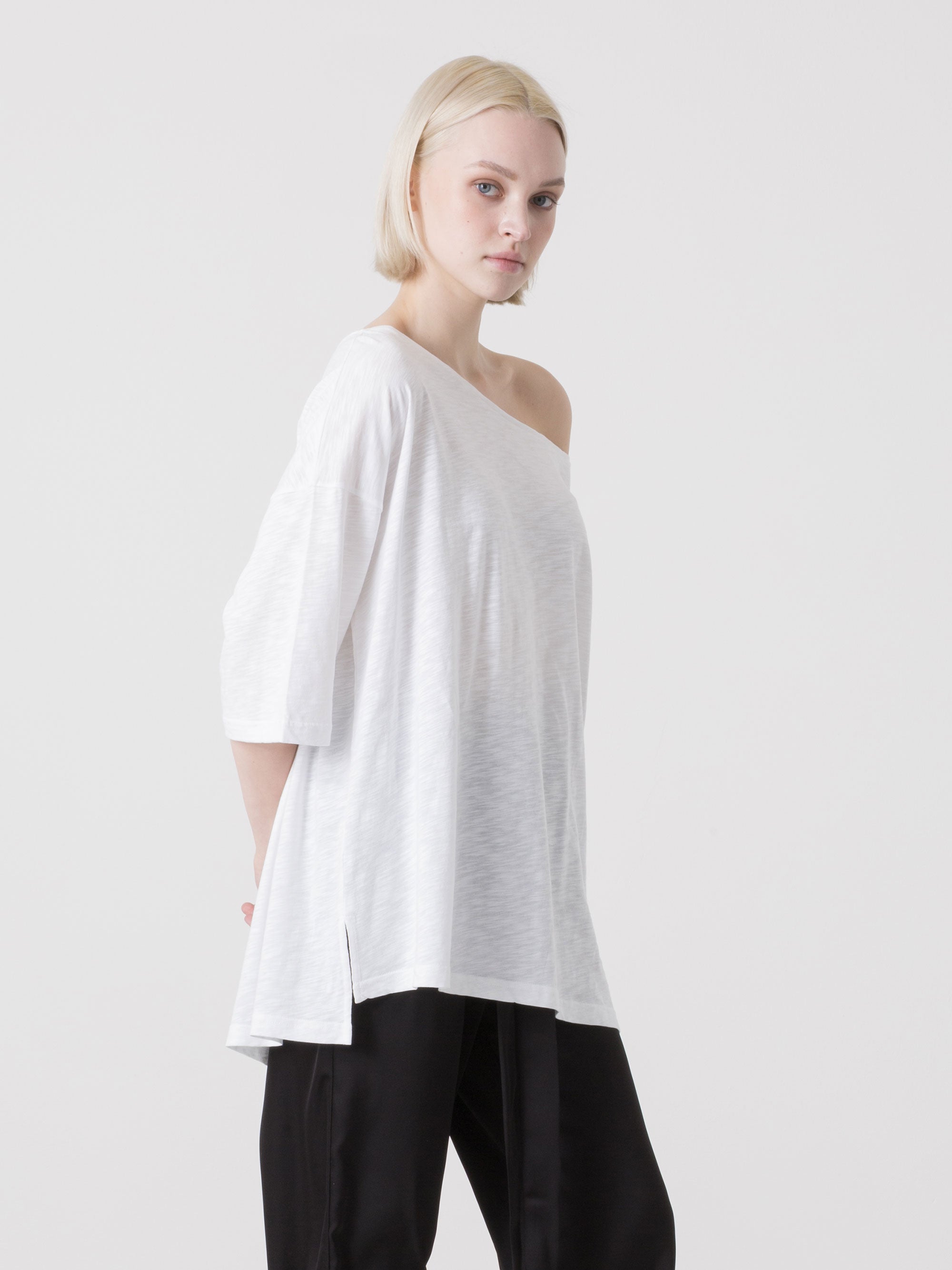 dimensione-danza-t-shirt-donna-in-slub-jersey-con-linea-asimmetrica image 2