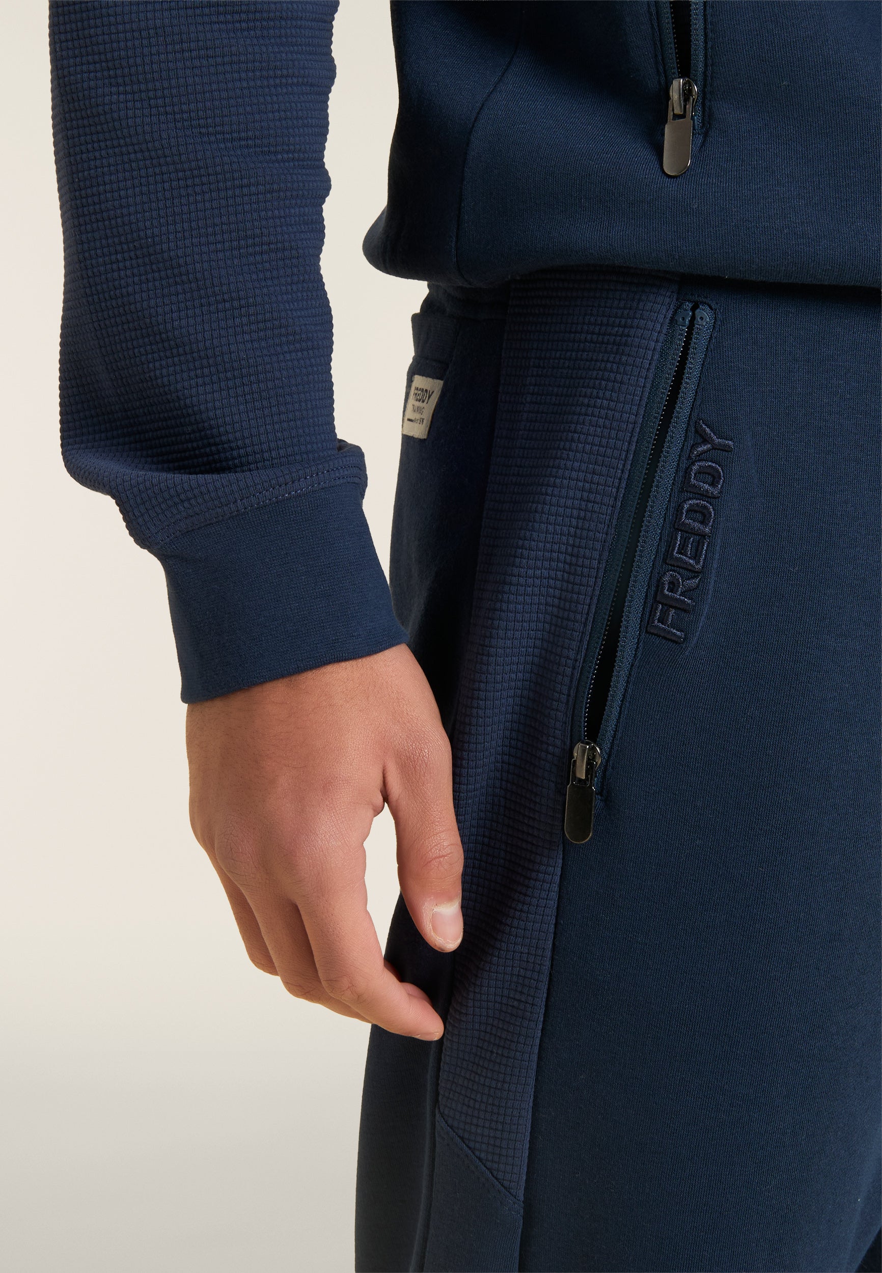 freddy-pantaloni-uomo-regular-felpa-con-inserti-a-quadretti-fondo-dritto image 4