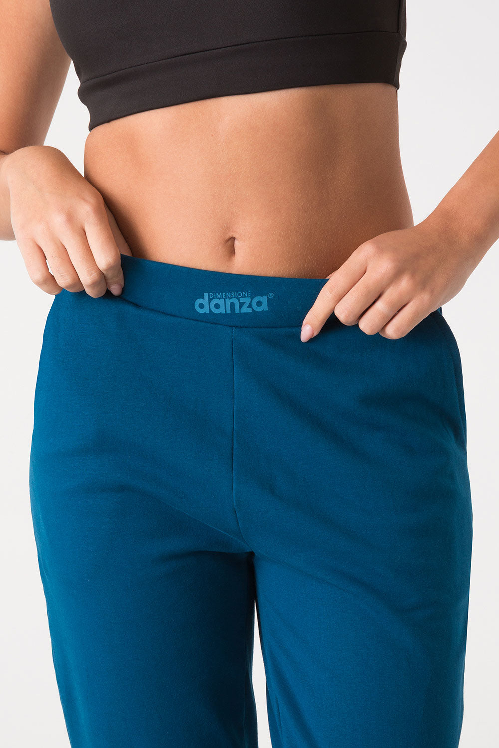 dimensione-danza-pantalone-regular-fit-donna-stretto-al-fondo-con-tasche image 4